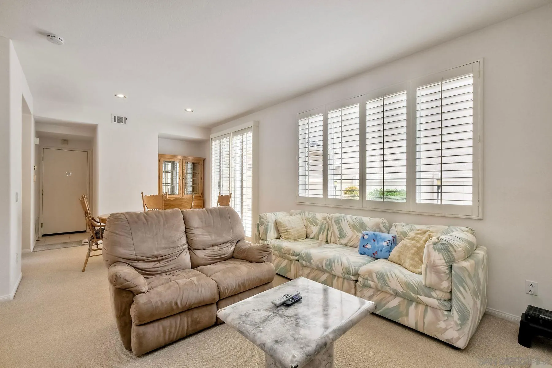 https://cdn.realtyfeed.com/cdn/127/250036737/c4c7903d48e757f09e3242154b1cd7ec.webp