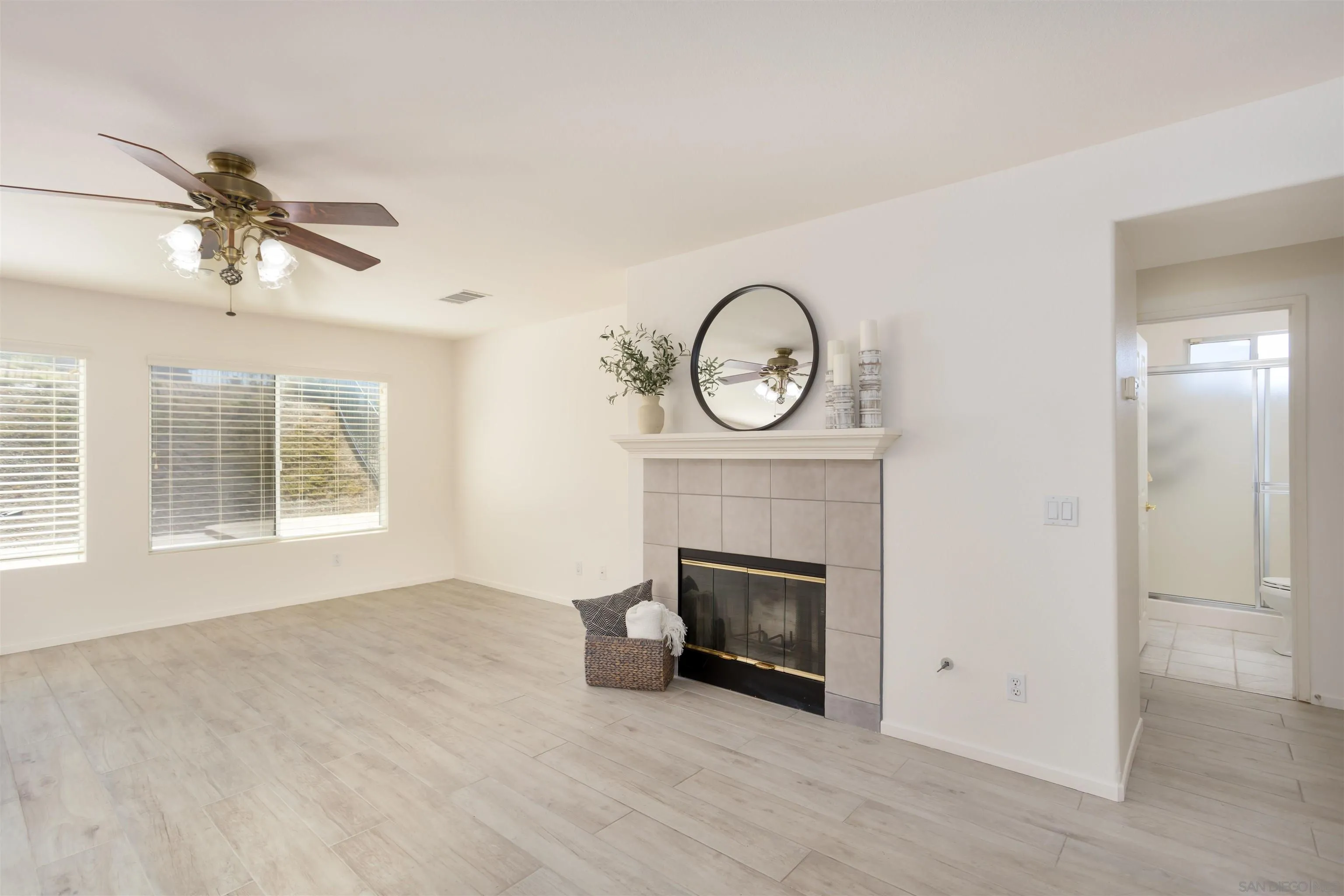 https://cdn.realtyfeed.com/cdn/127/250036740/0d3b5512b478db2327c101af98196f8c.webp
