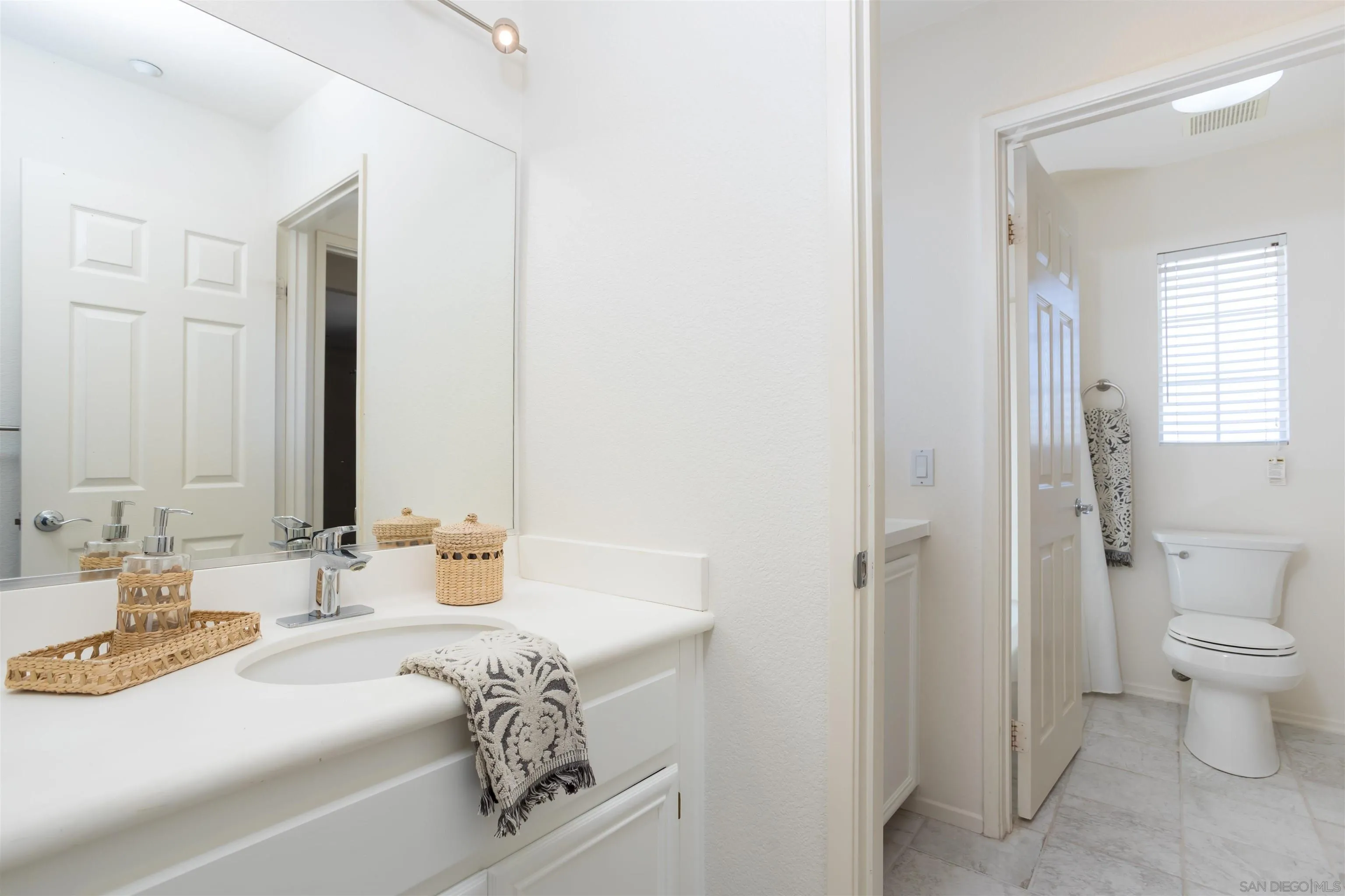 https://cdn.realtyfeed.com/cdn/127/250036740/19b4260e2ba69187ac037b4818d152ce.webp