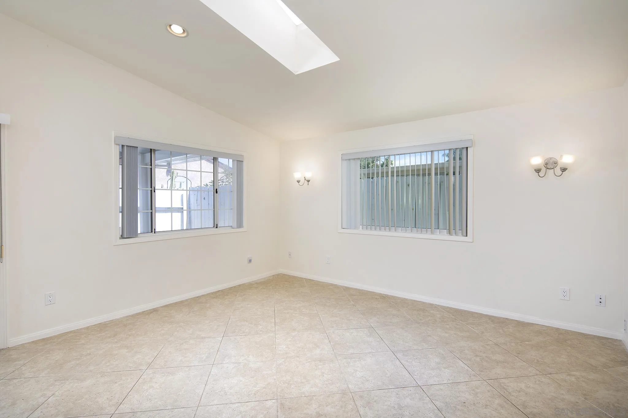https://cdn.realtyfeed.com/cdn/127/250036743/60cfdb29048f34ee4d5a806d2eaa8ce4.webp