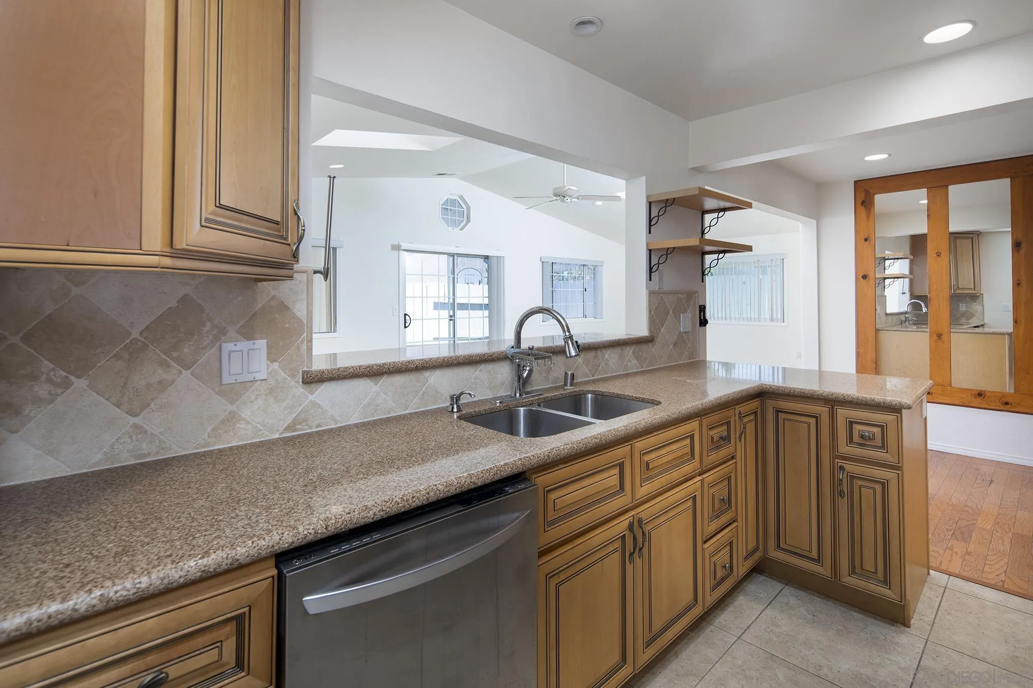 https://cdn.realtyfeed.com/cdn/127/250036743/6cbcb157fd66082b82e0d97f67e7c20f.webp