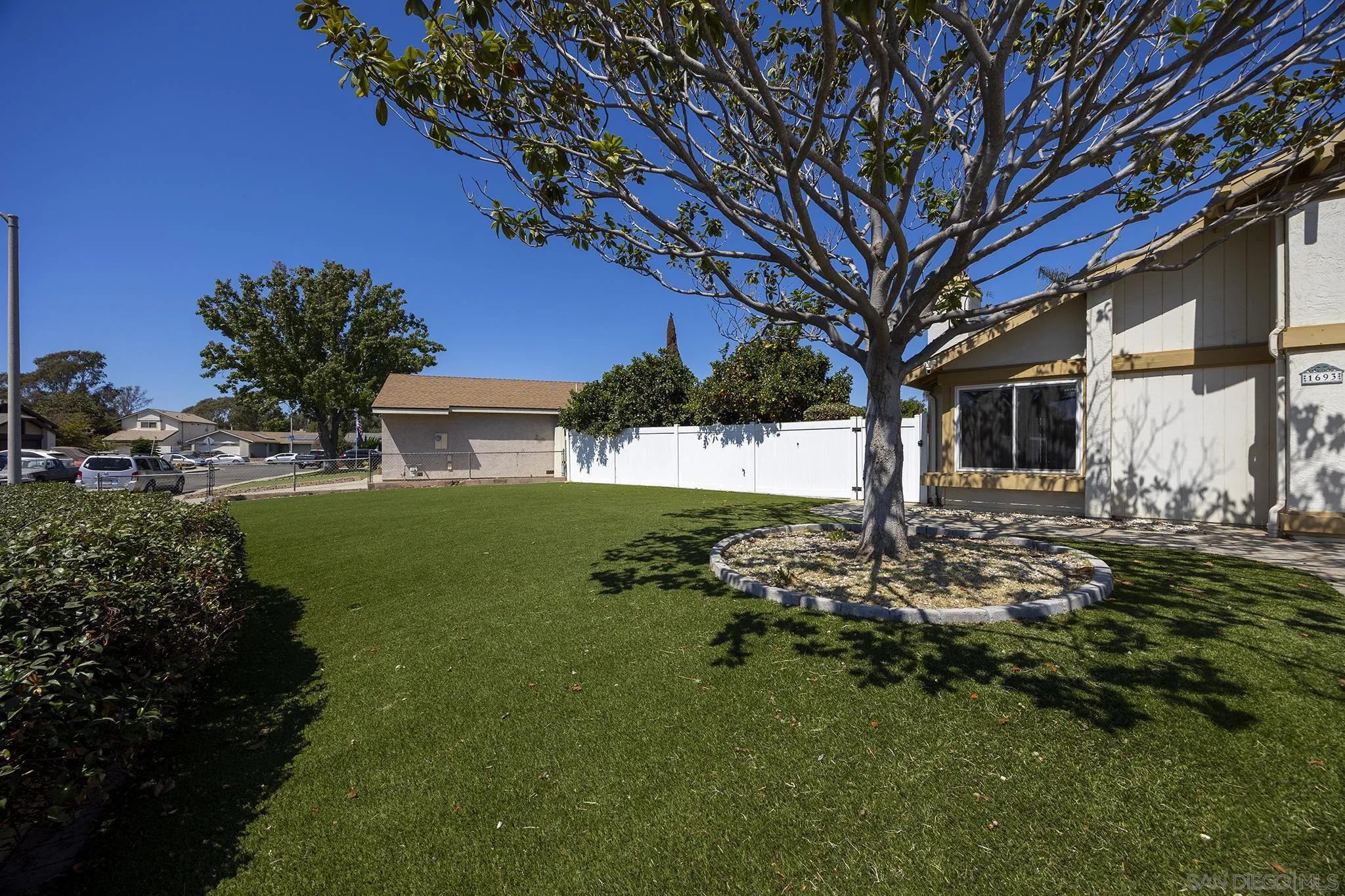 https://cdn.realtyfeed.com/cdn/127/250036743/739885f4b4ac80332113a0d2d3771b5c.webp