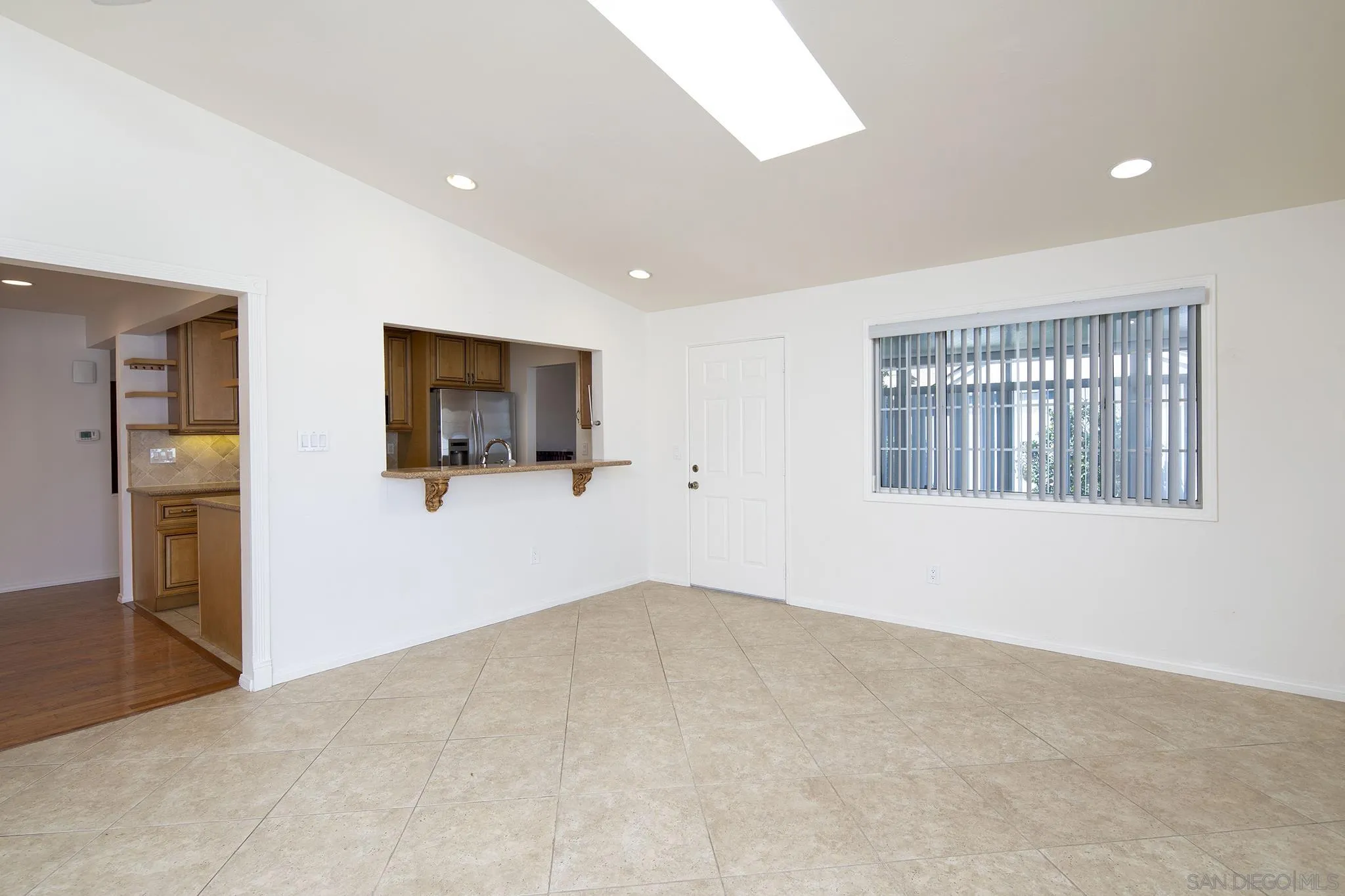 https://cdn.realtyfeed.com/cdn/127/250036743/8541a4b230f315c3c4ea785abdf02b9b.webp