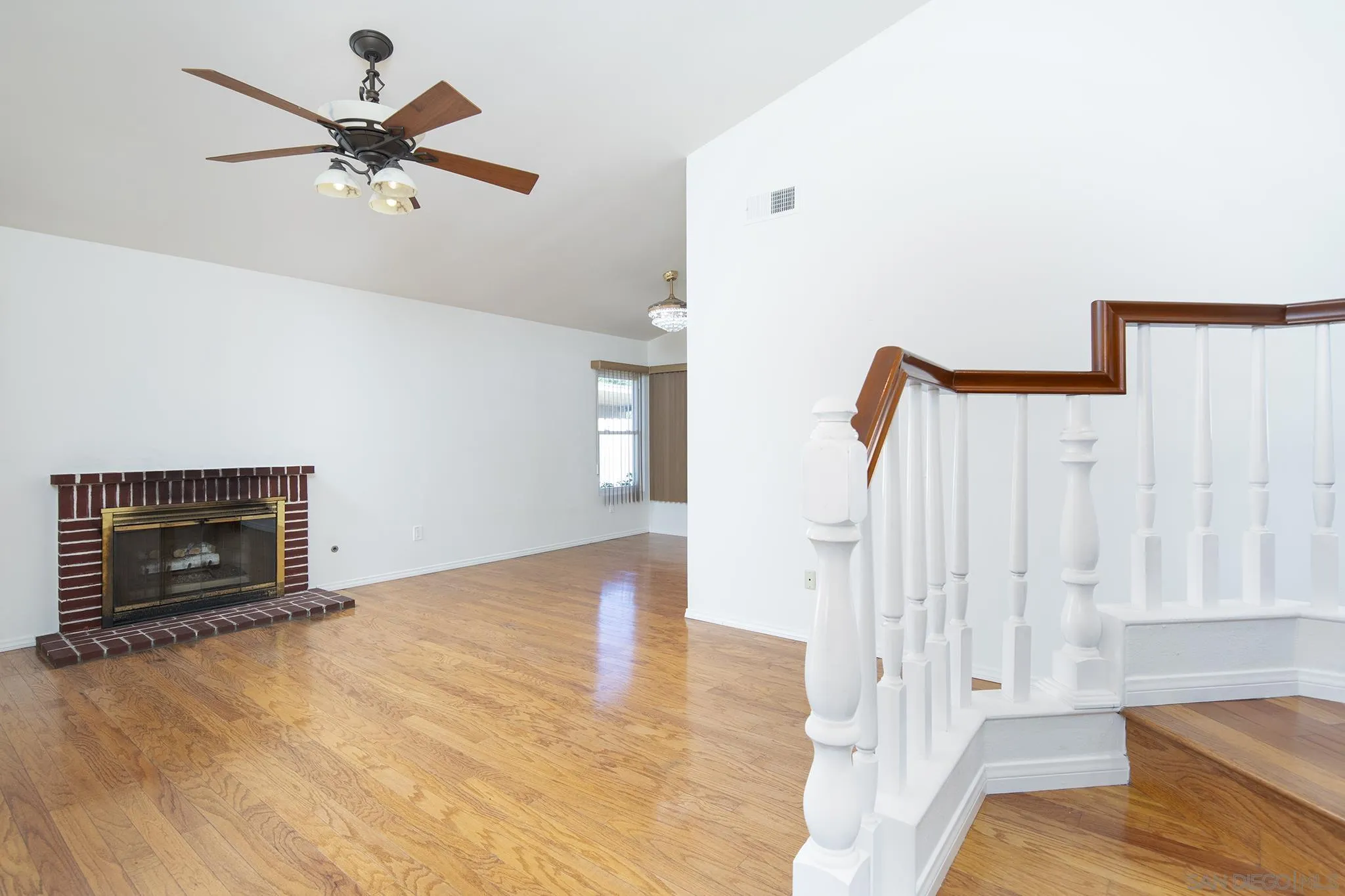 https://cdn.realtyfeed.com/cdn/127/250036743/a3eba746d97ef77fc0b60f31265726a6.webp