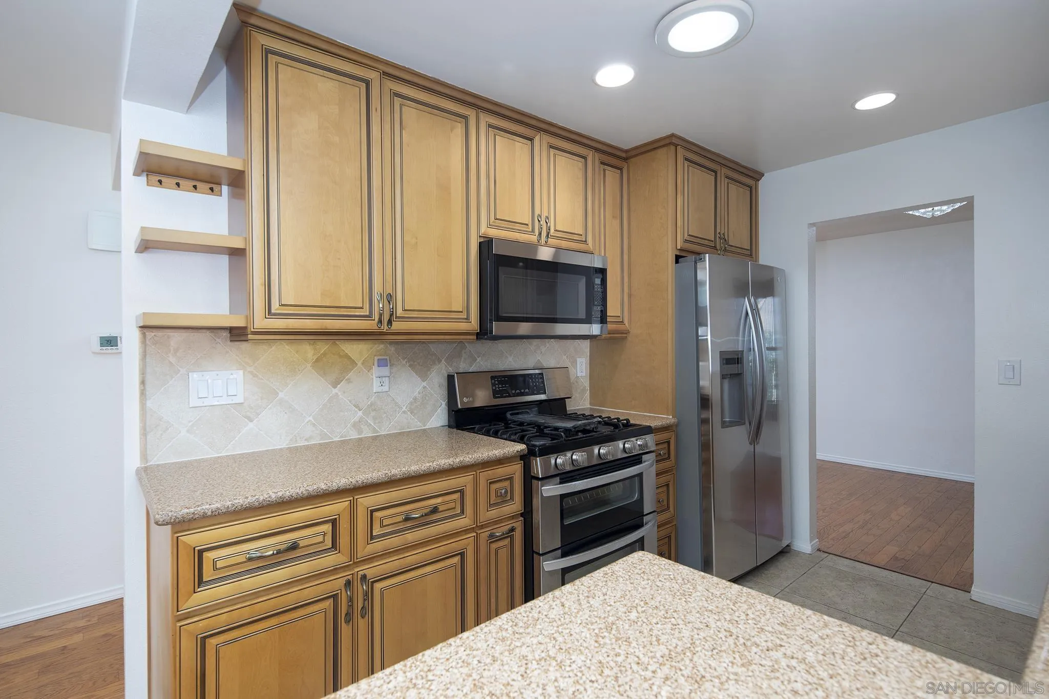 https://cdn.realtyfeed.com/cdn/127/250036743/c75c7a8adc1c14d99d9b5f118938cc38.webp