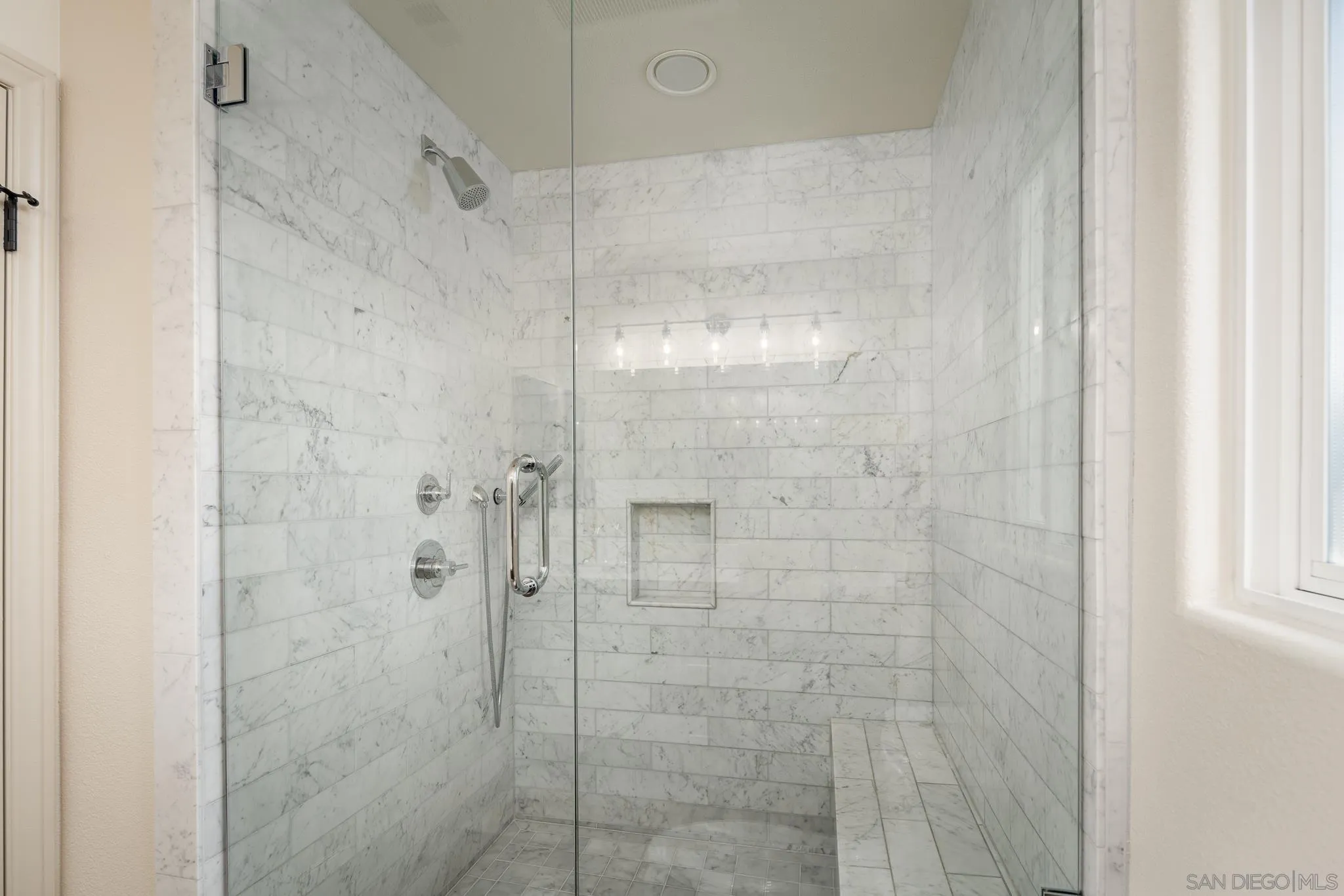 https://cdn.realtyfeed.com/cdn/127/250036746/76134d4f4f405b87969a21d6ee113853.webp