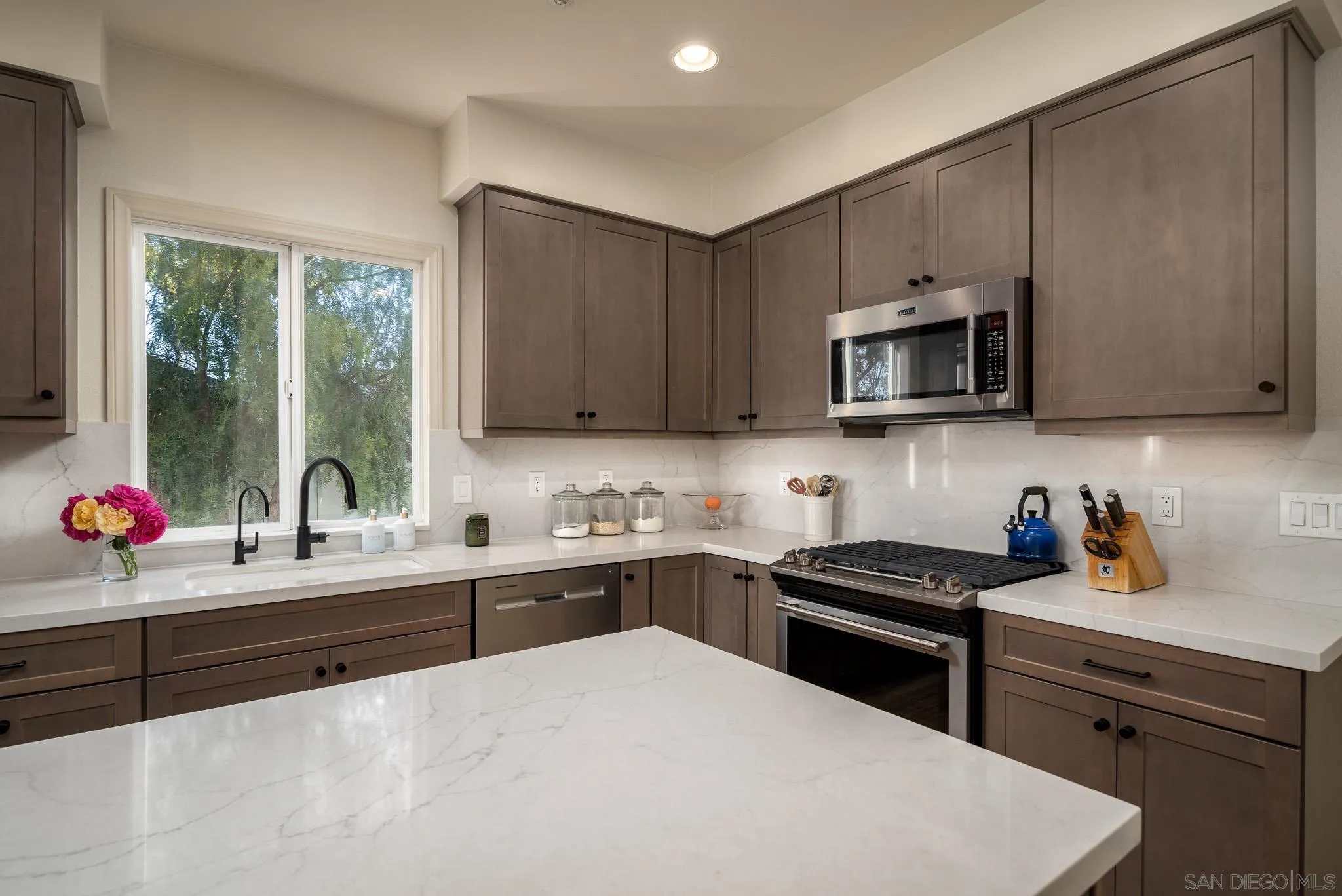 https://cdn.realtyfeed.com/cdn/127/250036746/a4941fa13c84ef07d5a7990ebc479a89.webp