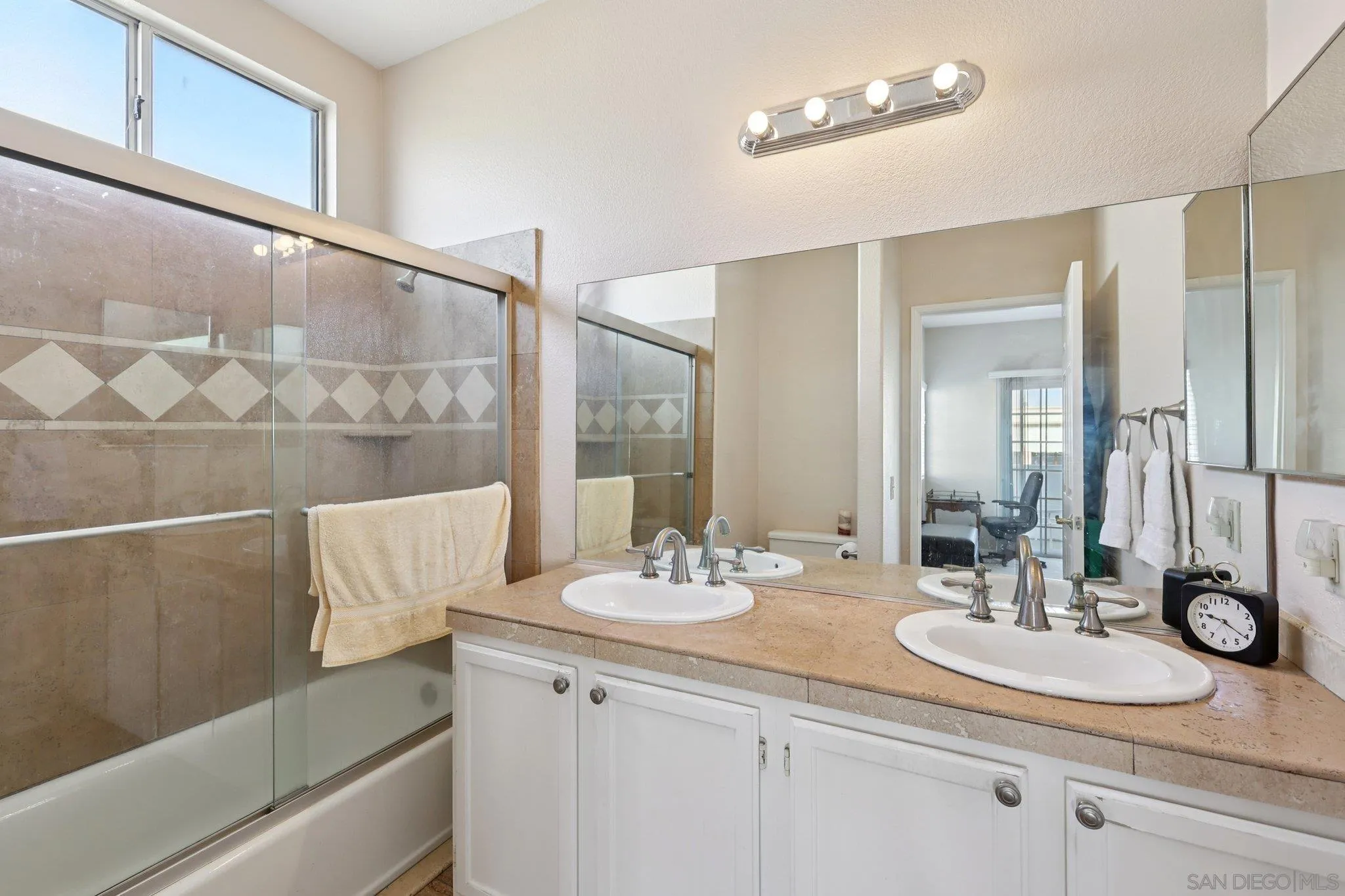 https://cdn.realtyfeed.com/cdn/127/250036748/1f668bf06fc1112a1250f0c2045b5050.webp