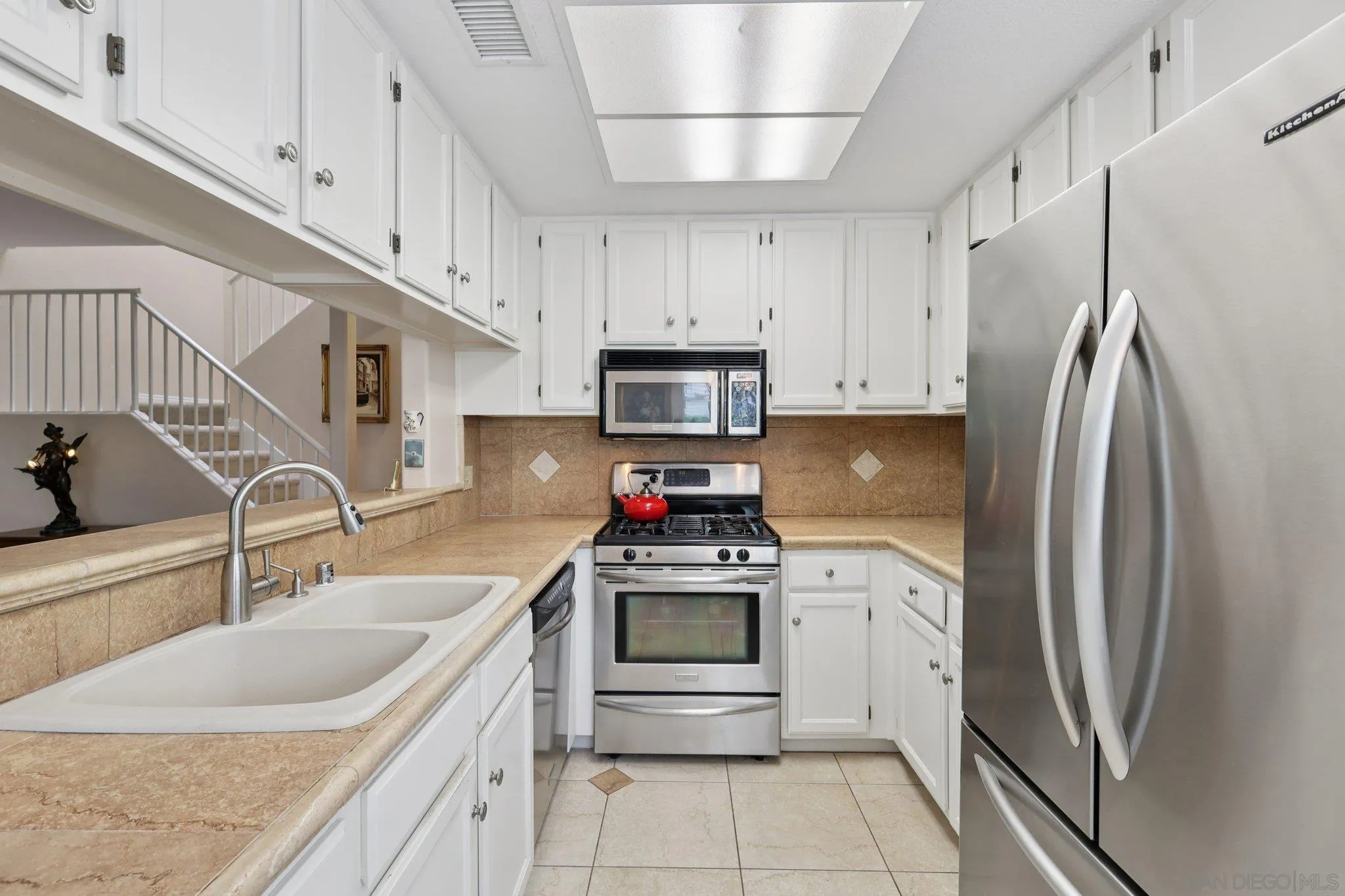 https://cdn.realtyfeed.com/cdn/127/250036748/b342f547339562db850af71d072ab005.webp