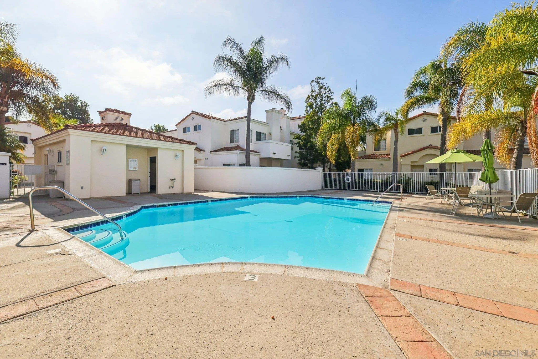 https://cdn.realtyfeed.com/cdn/127/250036748/bc378988835b707ac590b3e22f320238.webp
