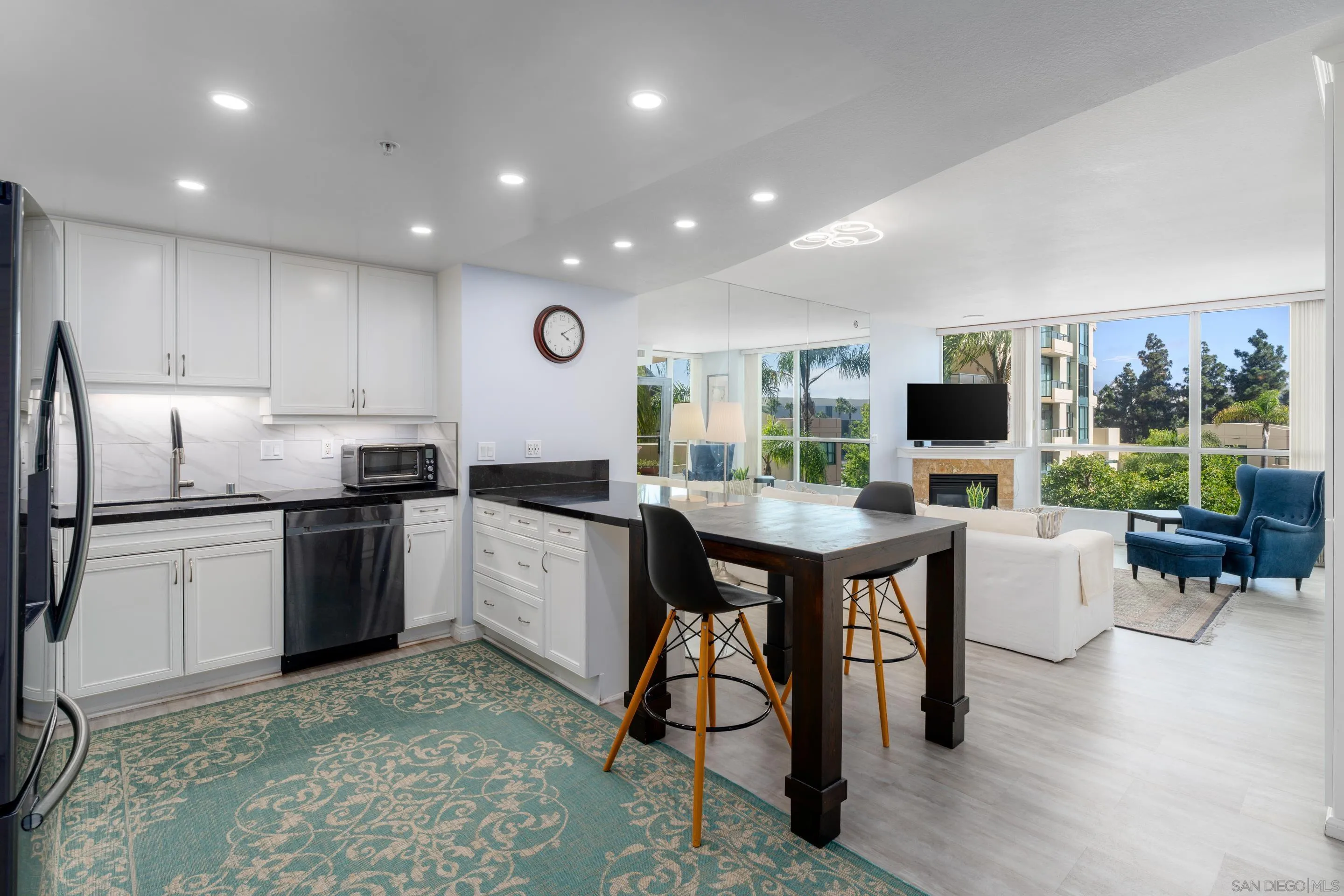 Photo #2: 250036749 Listing 