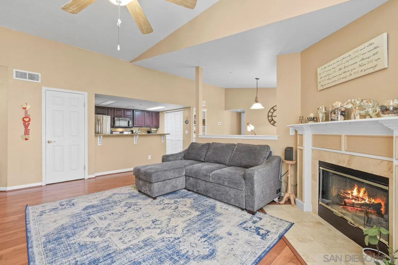 https://cdn.realtyfeed.com/cdn/127/250036752/e328ec45741772d1eb2227f3d5b737d0.webp
