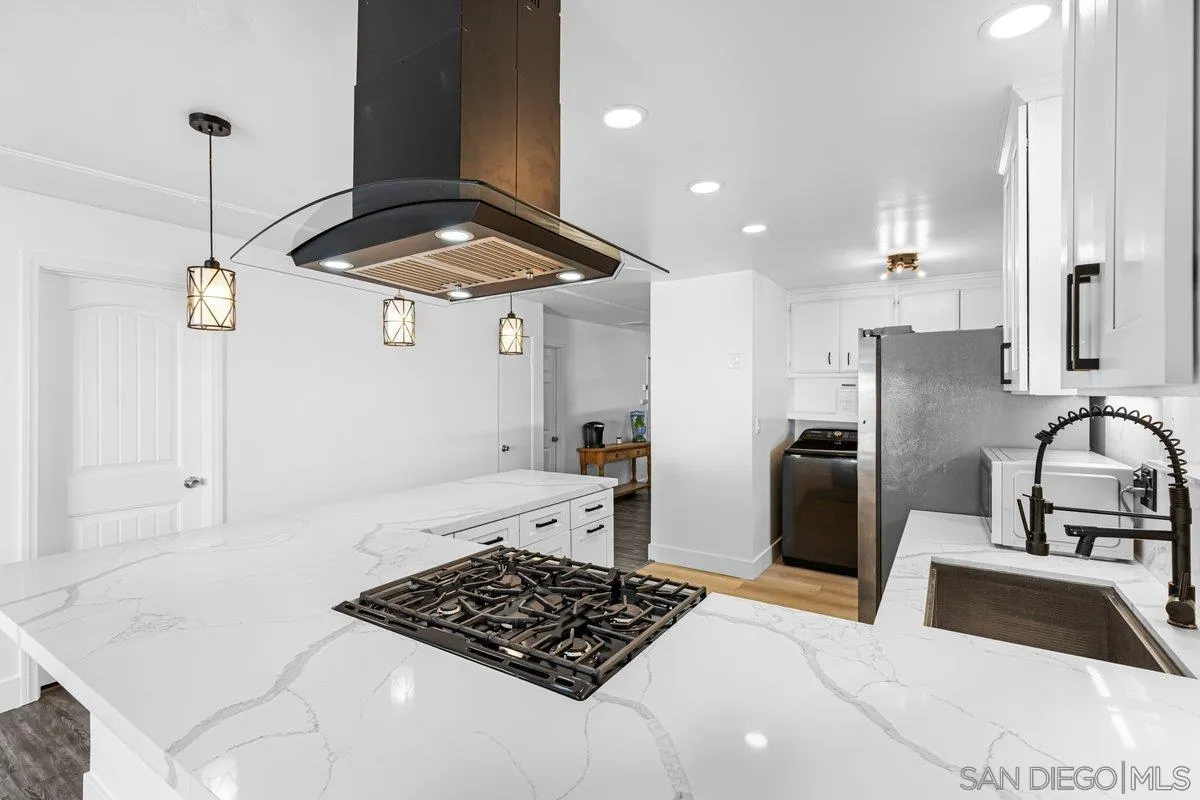 https://cdn.realtyfeed.com/cdn/127/250036754/b854f86ee8a6977e2ebb30b8bcfbc8da.webp