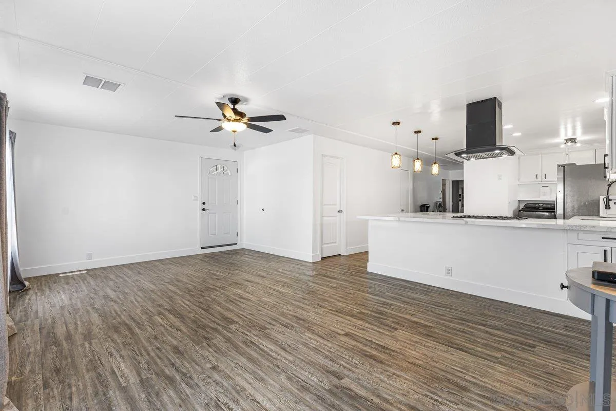 https://cdn.realtyfeed.com/cdn/127/250036754/b8b270f093f710afd4de1cd37ae5da88.webp