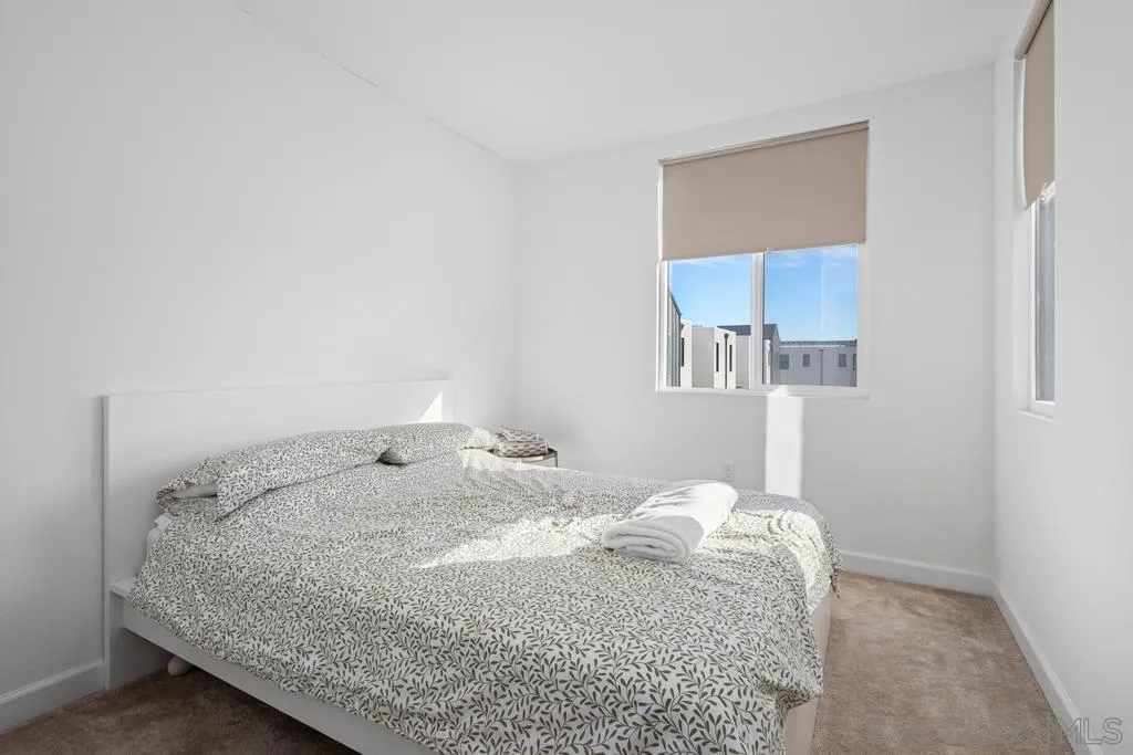 https://cdn.realtyfeed.com/cdn/127/250036756/87b12d9cf5e9e05e8dab8f96b0ea4bcf.webp