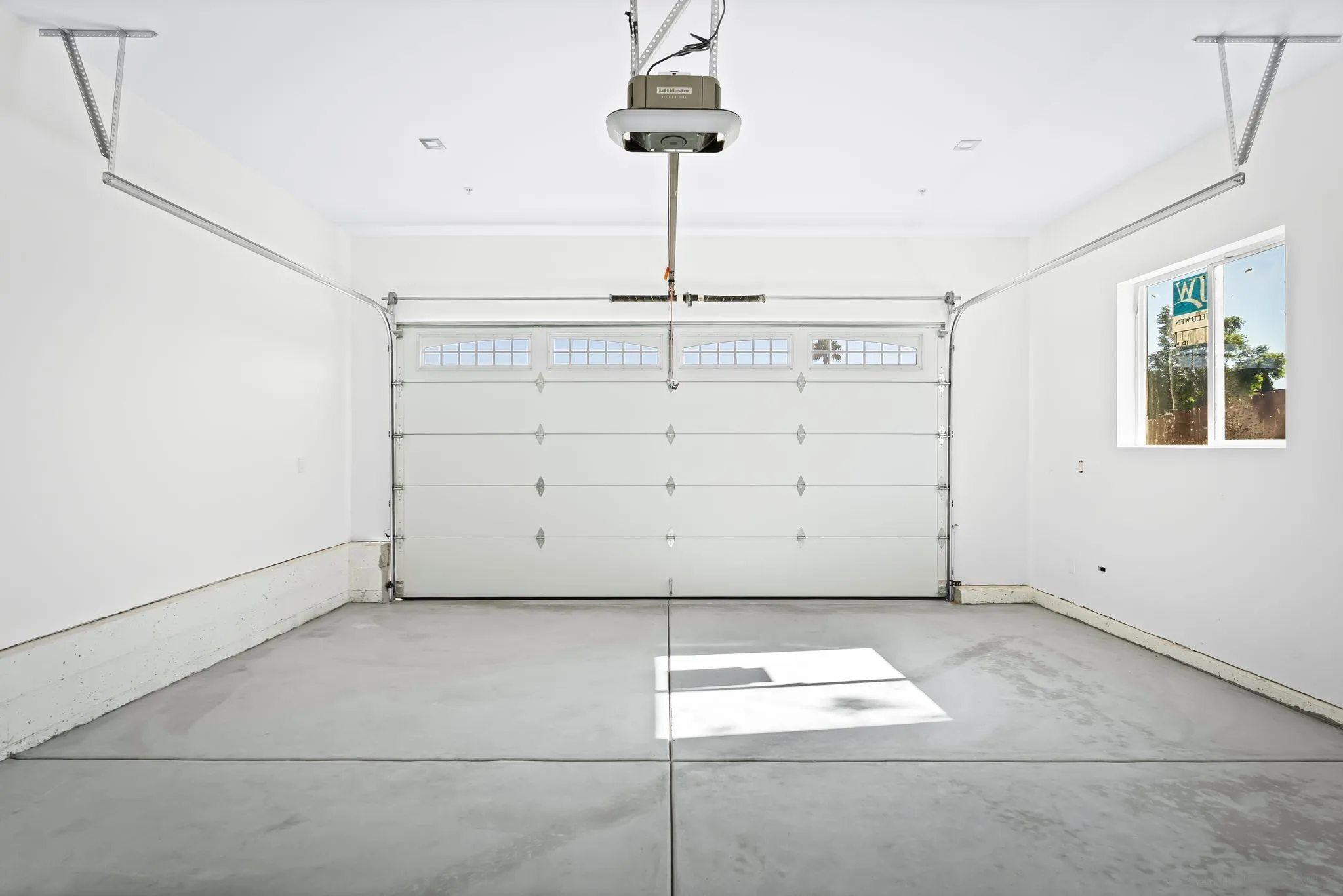 https://cdn.realtyfeed.com/cdn/127/250036761/18b87a318531b42c66e40a4c4c1dbdd0.webp
