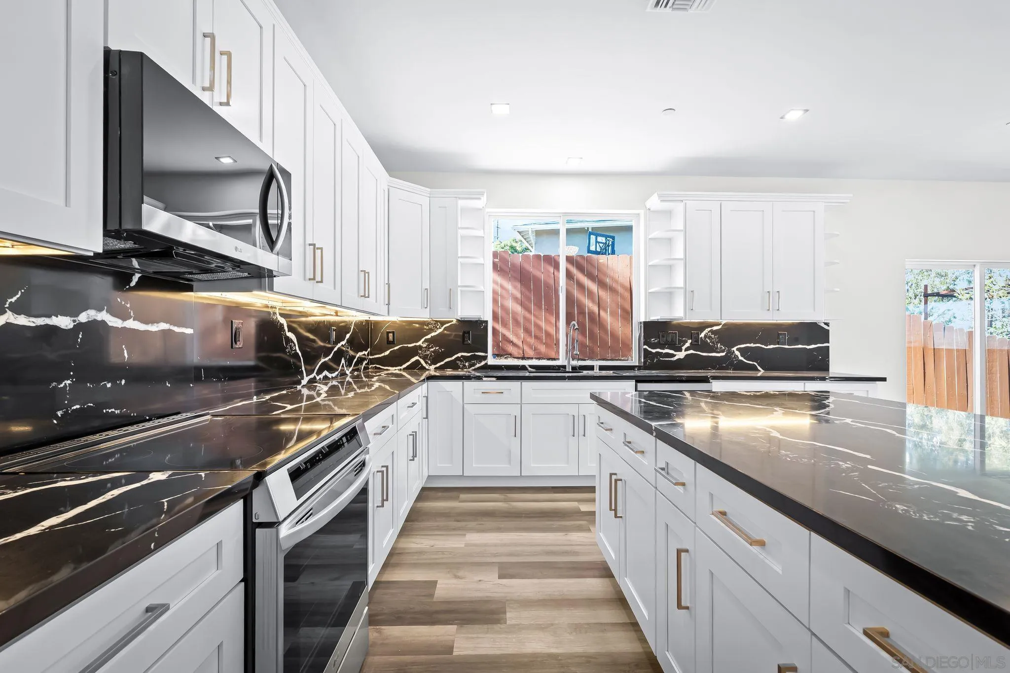 https://cdn.realtyfeed.com/cdn/127/250036761/e86c0cabd99c0f6a7ae7240ee92347f6.webp