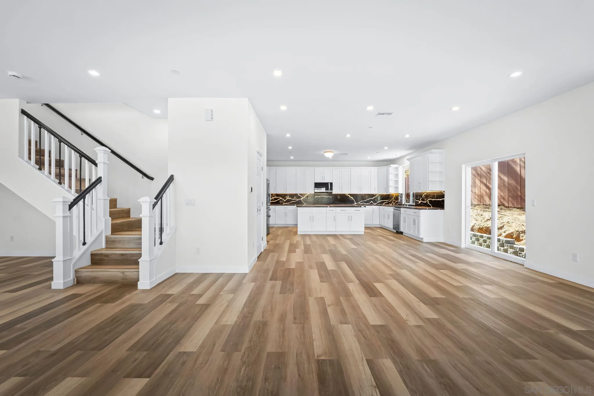 https://cdn.realtyfeed.com/cdn/127/250036761/f2485d5f87d659d65cc79f36f7f38ad7.webp