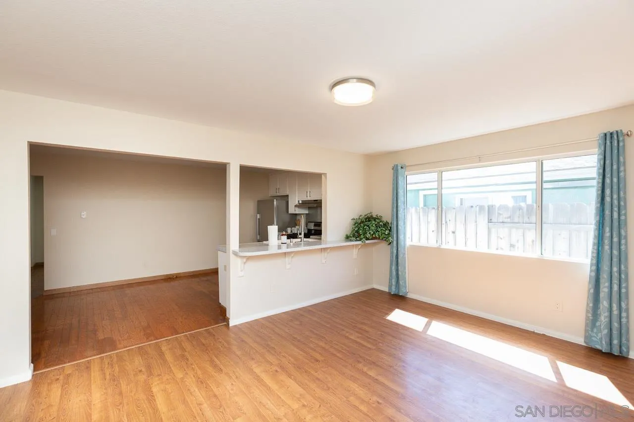 https://cdn.realtyfeed.com/cdn/127/250036766/a2542093f85428a2fcc5d1359ad16b2c.webp