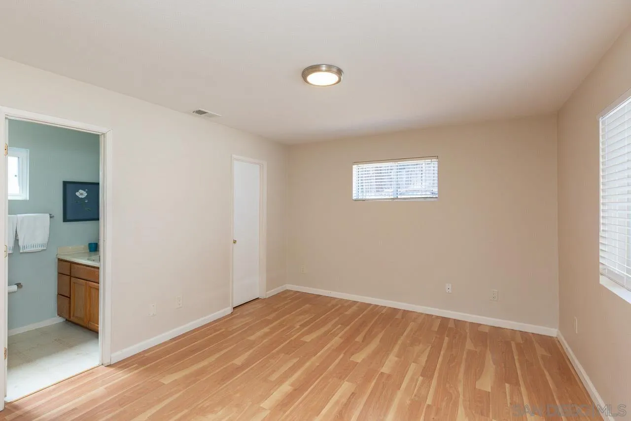 https://cdn.realtyfeed.com/cdn/127/250036766/d1cba66d841acdaa25029db4b5af95de.webp