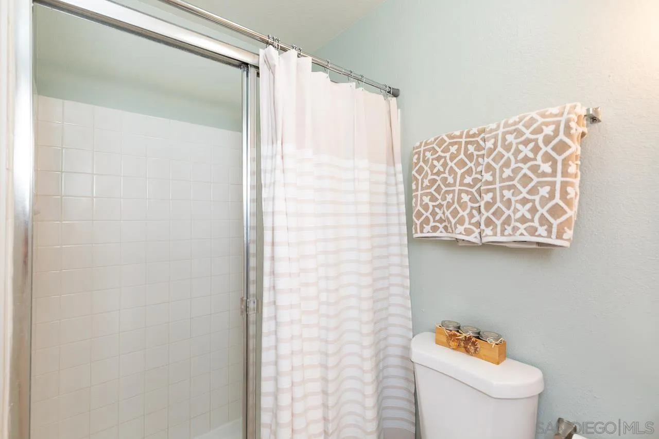 https://cdn.realtyfeed.com/cdn/127/250036766/e3bb890add572bb25c1d2e094adfaee6.webp