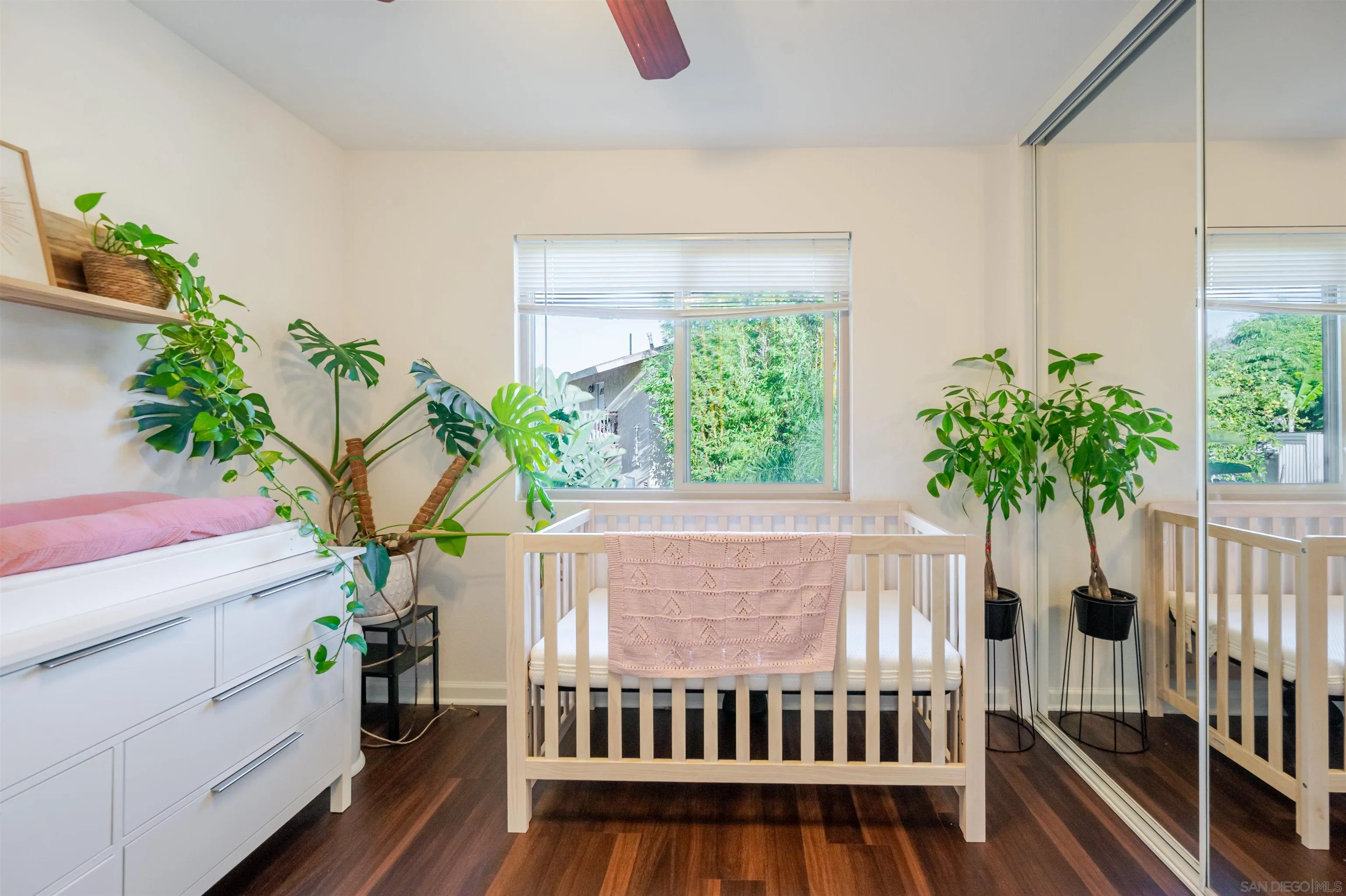 https://cdn.realtyfeed.com/cdn/127/250036773/25b012ba6e335e9f15cf1939c973ac48.webp