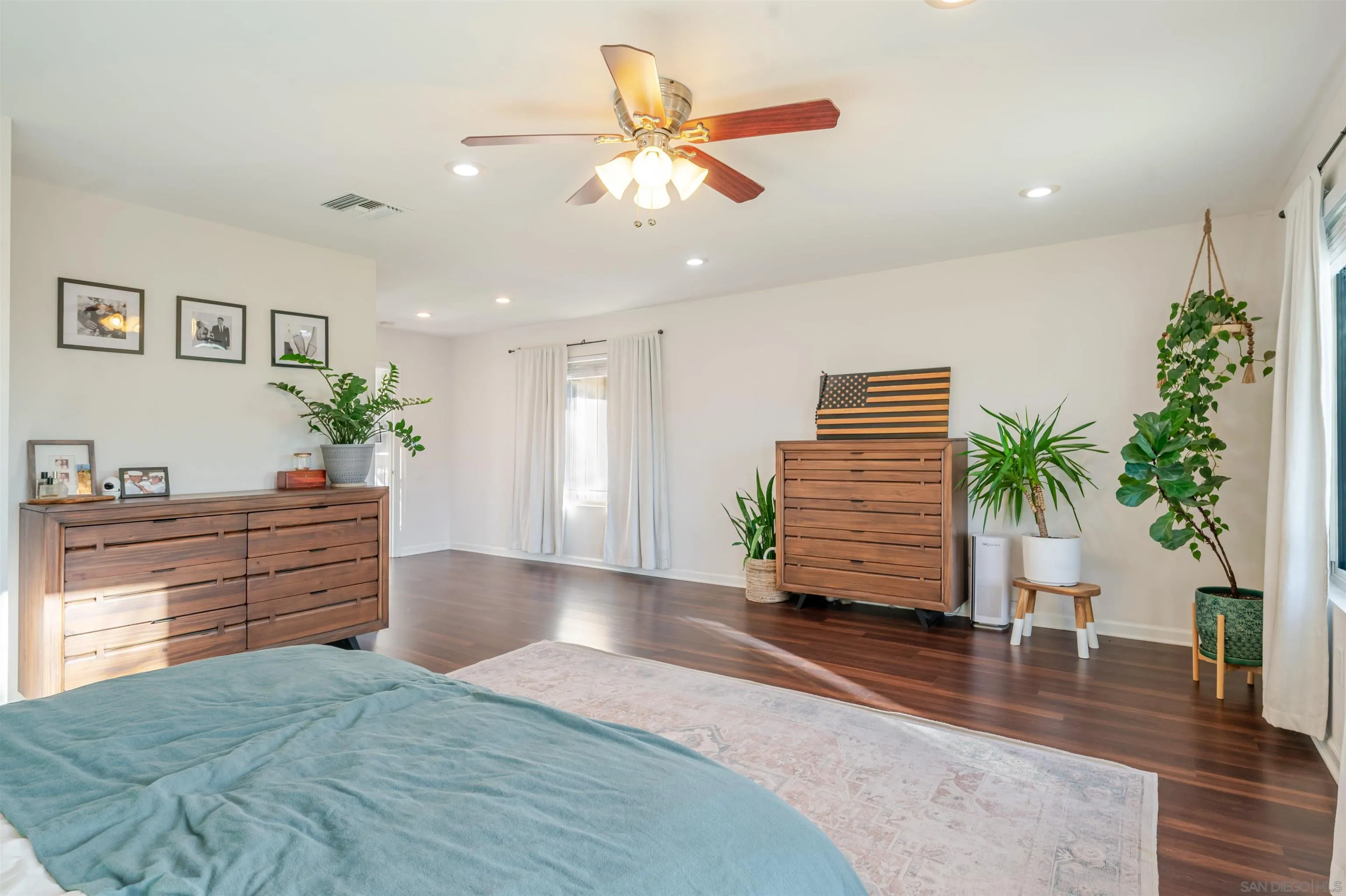 https://cdn.realtyfeed.com/cdn/127/250036773/2f162fbd163acb68773a151b207404b4.webp