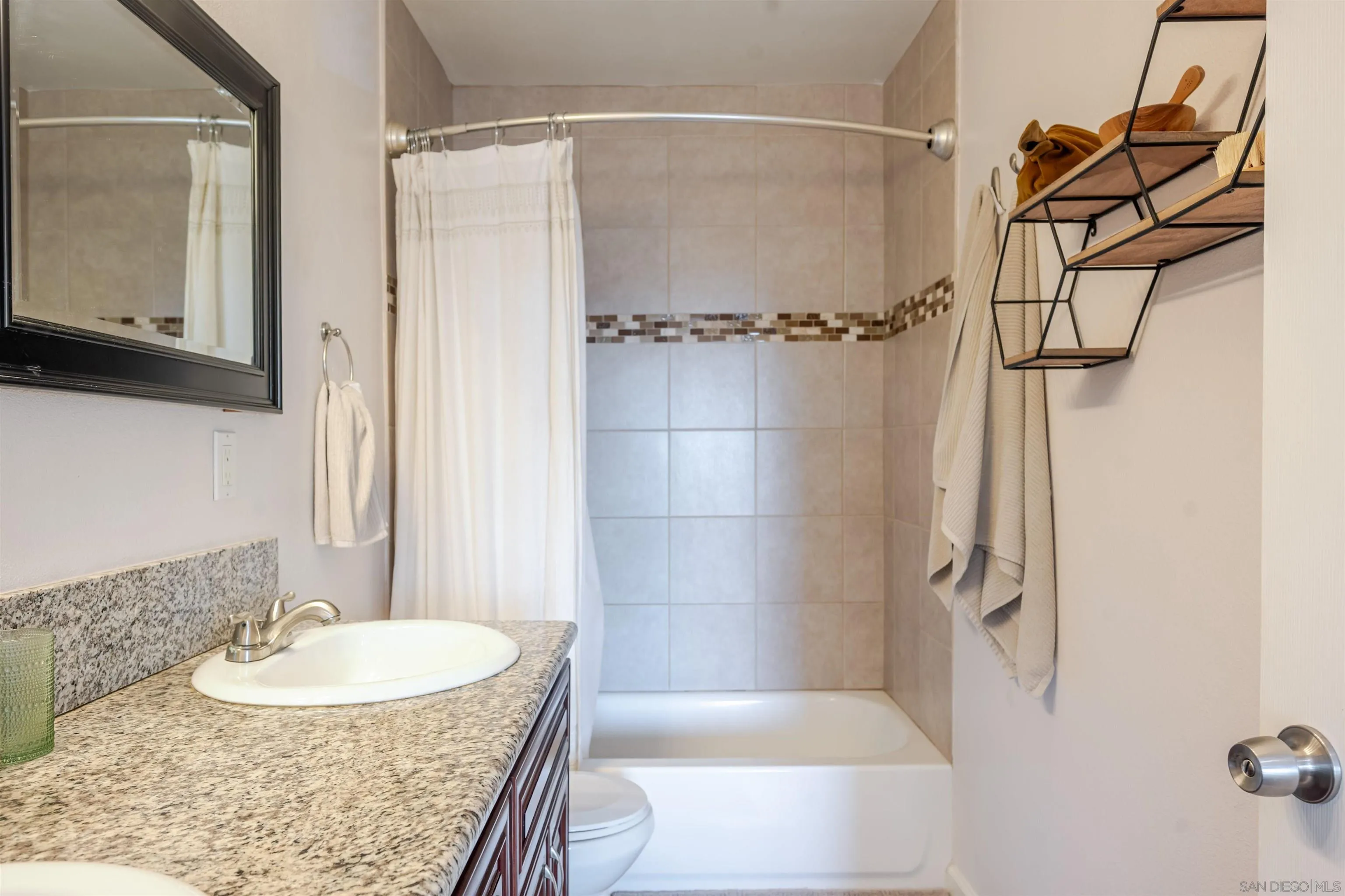 https://cdn.realtyfeed.com/cdn/127/250036773/745e1a003ec8402865e392720b3ff40b.webp
