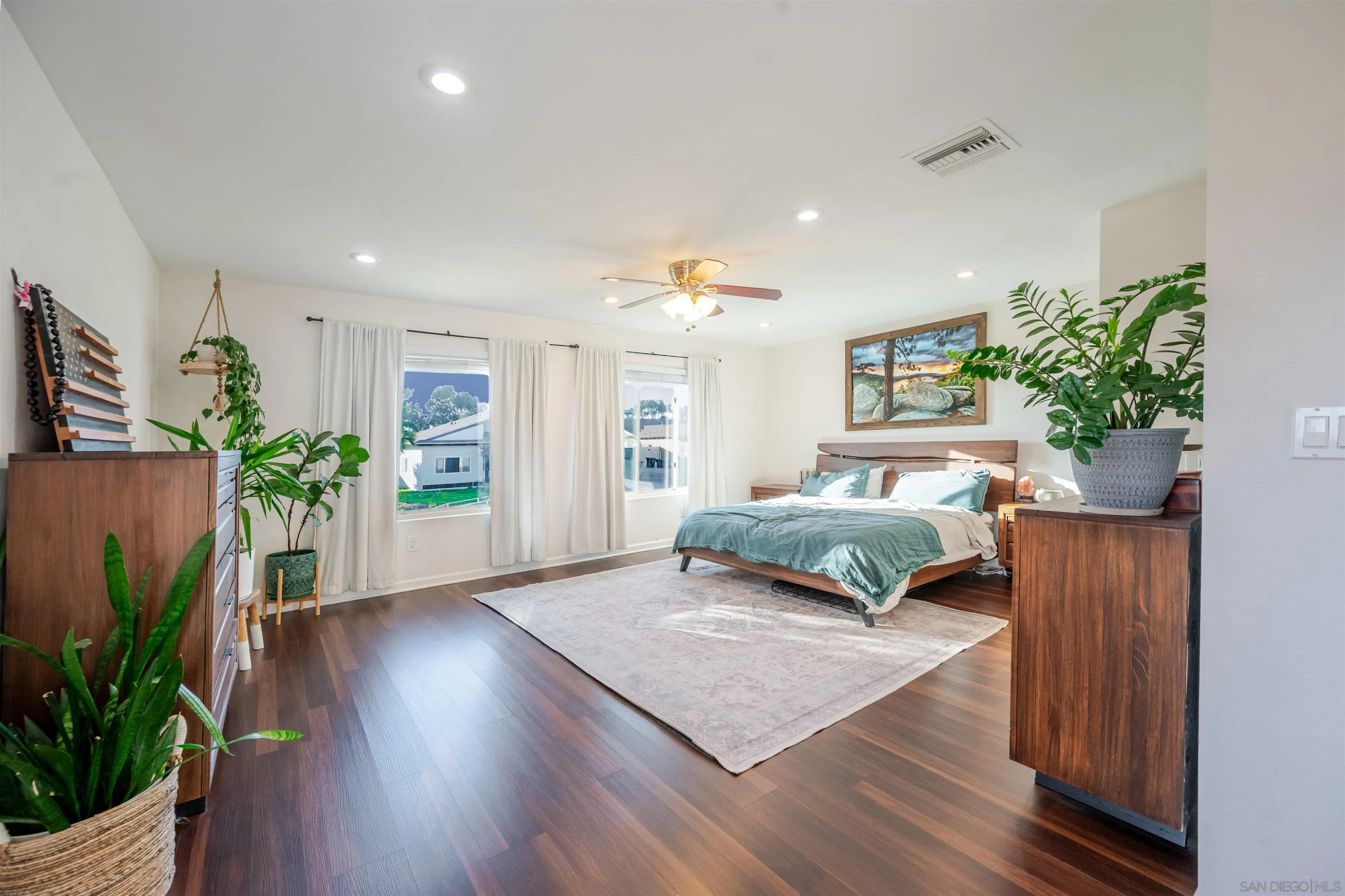 https://cdn.realtyfeed.com/cdn/127/250036773/abf7aae950bbcbb476b2d84aaf2bf5f1.webp