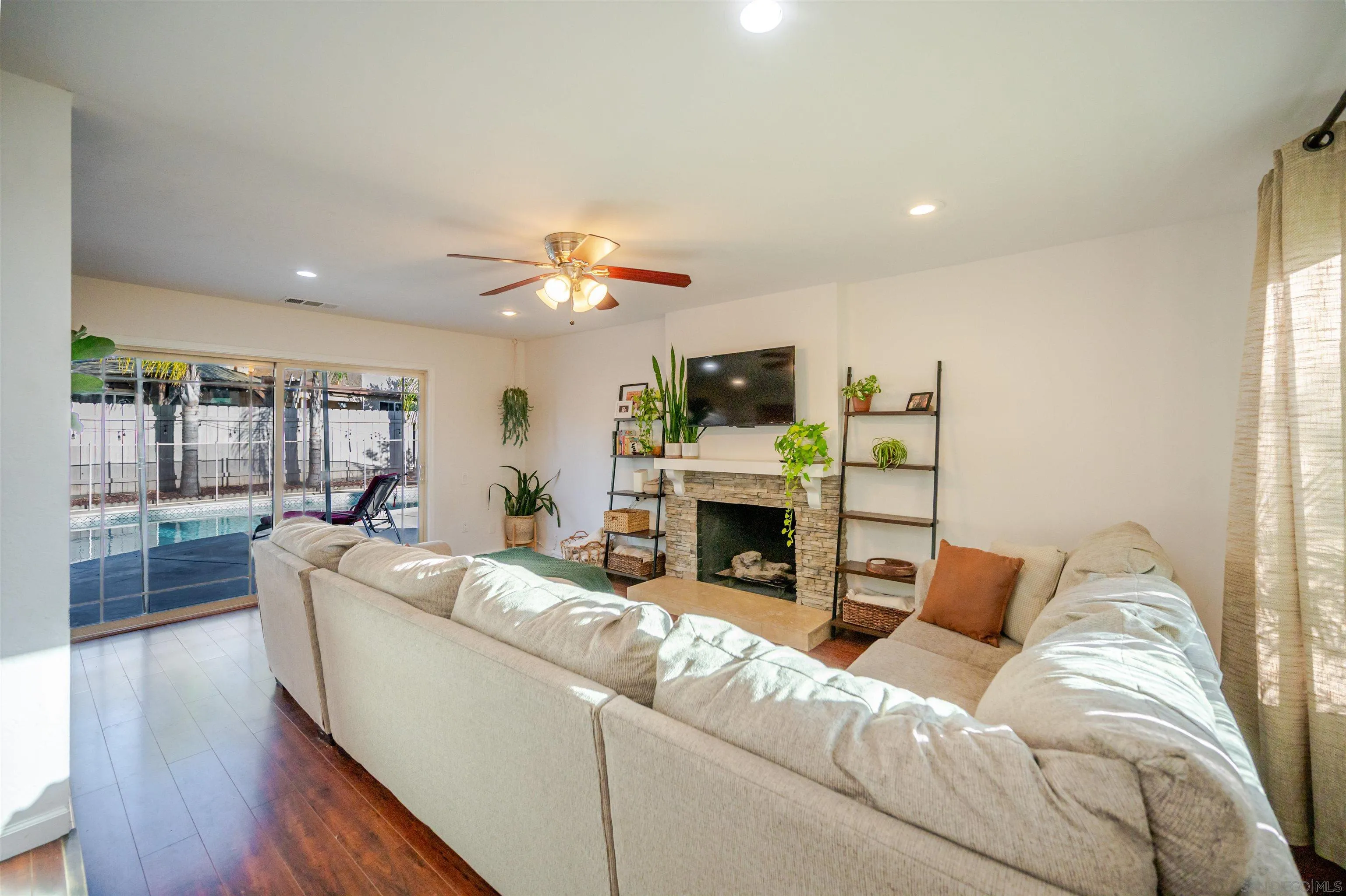 https://cdn.realtyfeed.com/cdn/127/250036773/b900d7245b87f38c4ee9f47f7d7e2da0.webp
