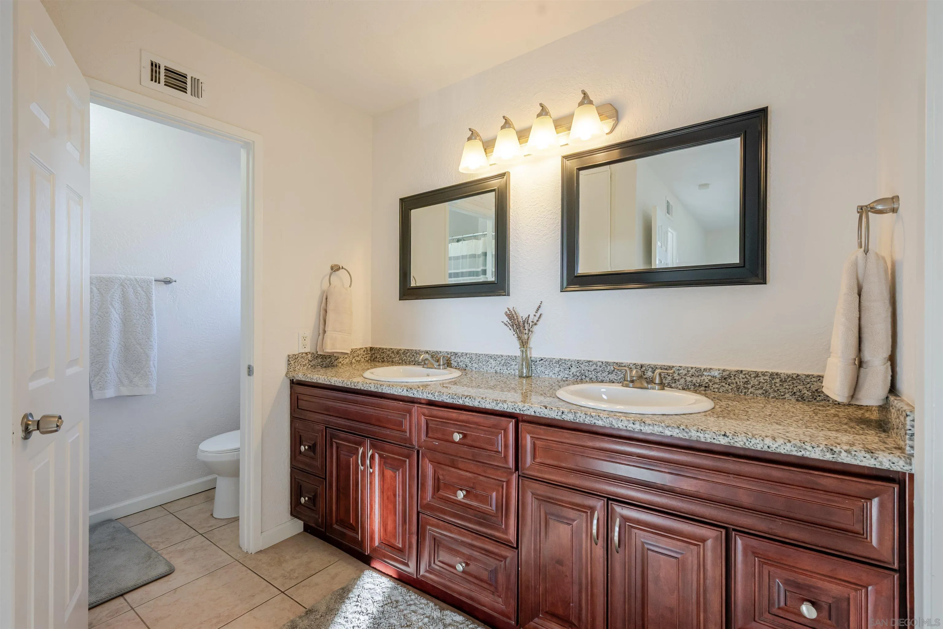 https://cdn.realtyfeed.com/cdn/127/250036773/d721cf7229ef1c73865b0a5bb821d03b.webp