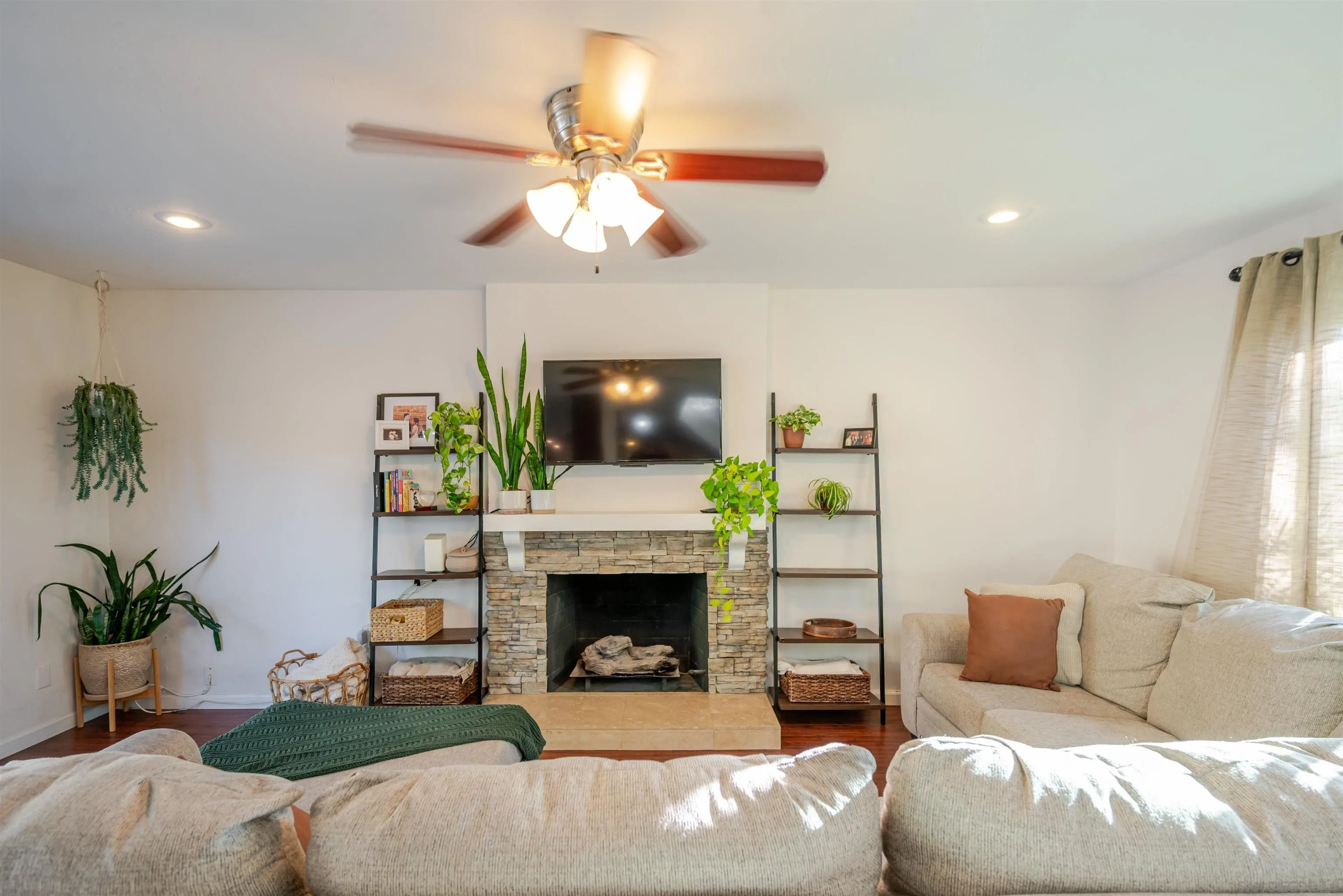 https://cdn.realtyfeed.com/cdn/127/250036773/dcc2fcb1f0ee5d8f3e711746b9bfb981.webp