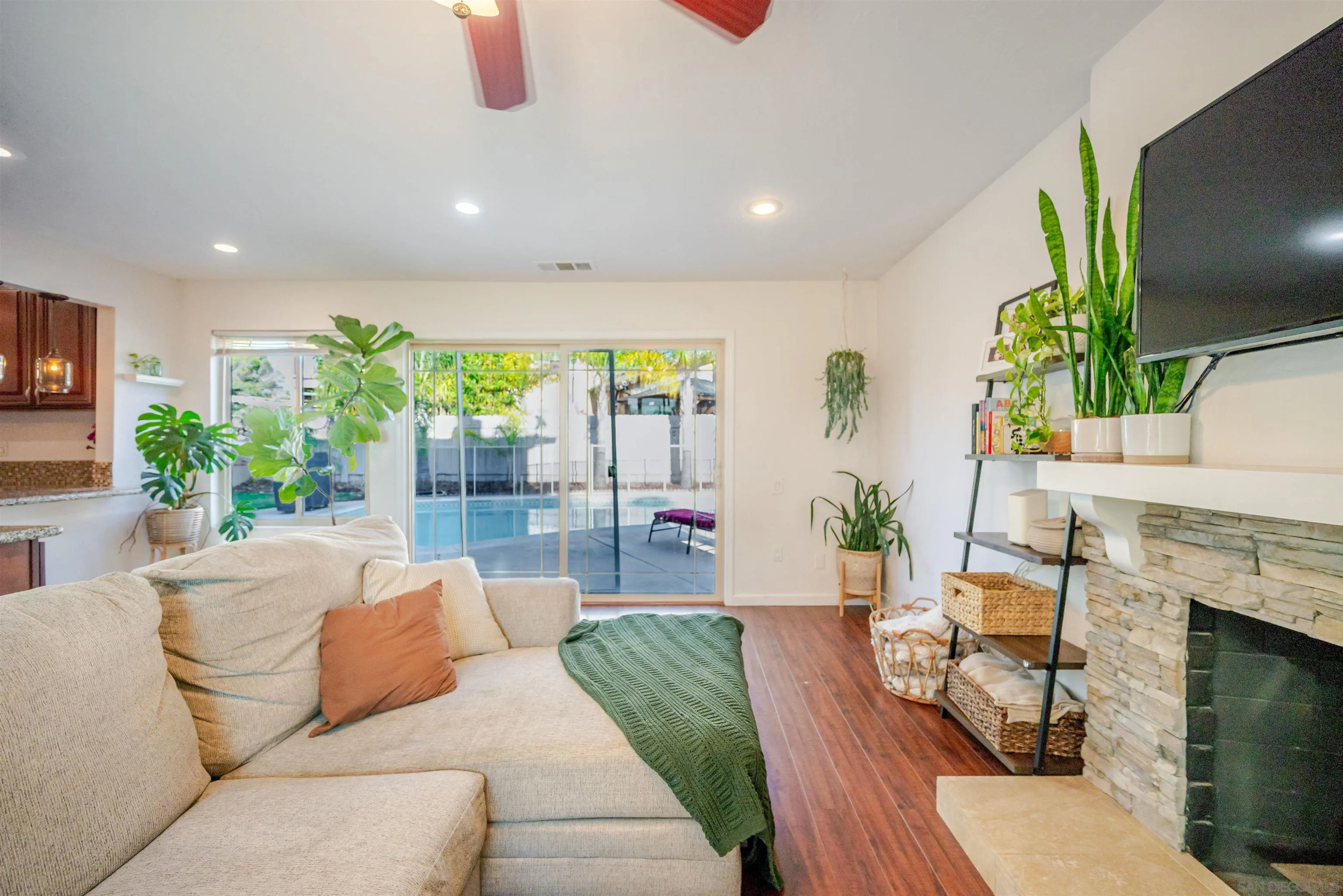 https://cdn.realtyfeed.com/cdn/127/250036773/ec19b808a1acc14afbbab50cf9e14c3a.webp