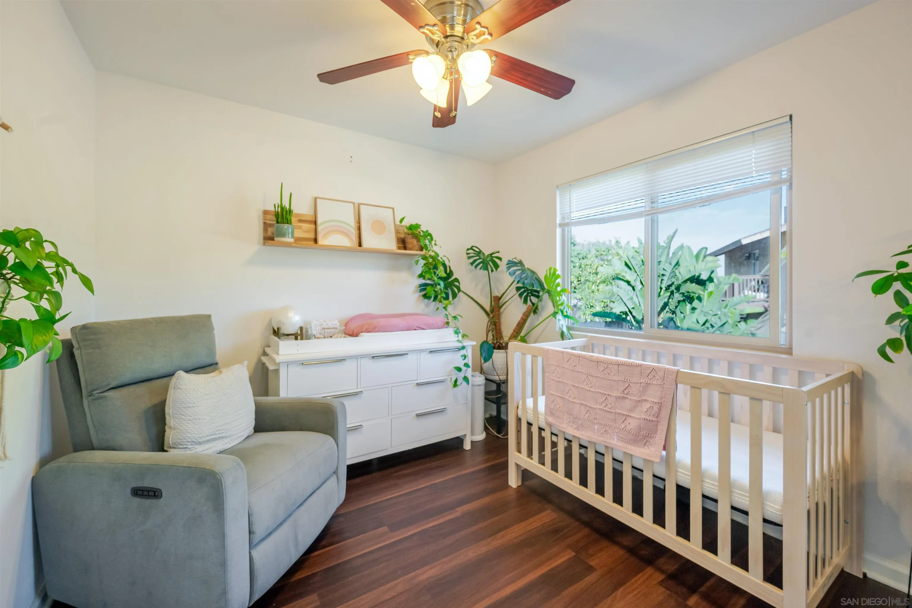 https://cdn.realtyfeed.com/cdn/127/250036773/f2533499ef9b2c6f0cd0fb9ca6d246f5.webp
