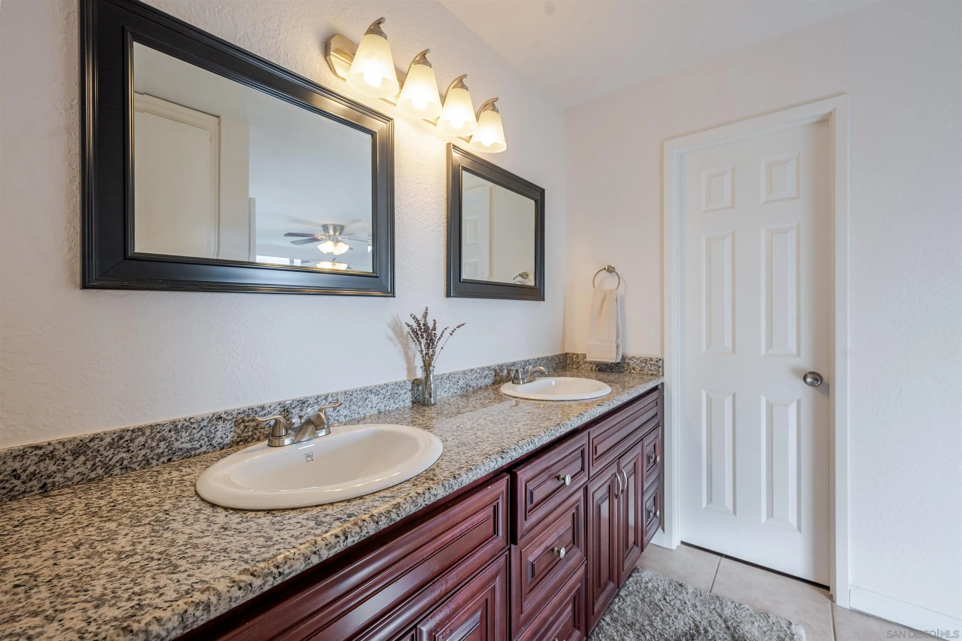 https://cdn.realtyfeed.com/cdn/127/250036773/f61342c279ce59d8824d1444ad352398.webp