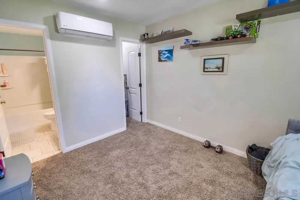 https://cdn.realtyfeed.com/cdn/127/250036774/604f6281842cdc416d2ef254883e1a41.webp