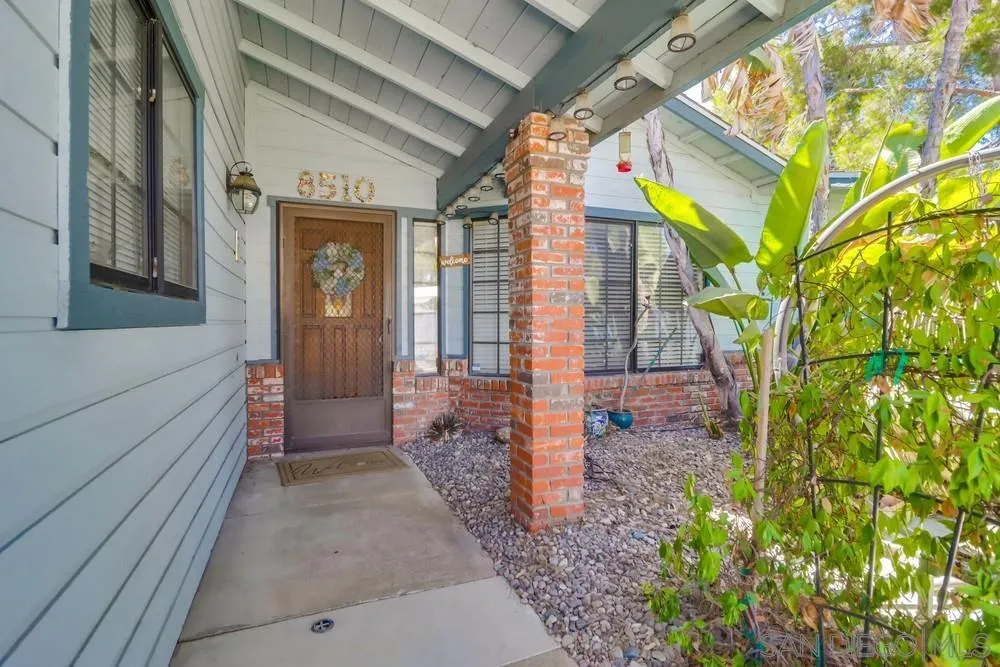 https://cdn.realtyfeed.com/cdn/127/250036774/a17588da67a8d1c96a7b6c6fa135eba0.webp