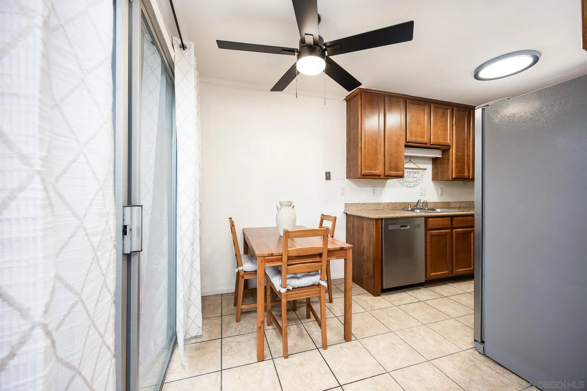 https://cdn.realtyfeed.com/cdn/127/250036776/55da0a89d4469ccb96868dc60f1ffc63.webp