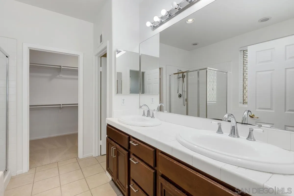 https://cdn.realtyfeed.com/cdn/127/250036777/18d567ef957b87923f0a4a857dc8c281.webp
