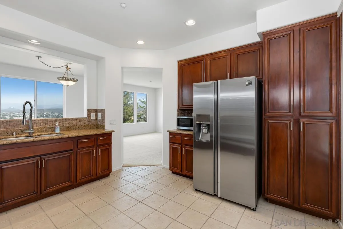 https://cdn.realtyfeed.com/cdn/127/250036777/20fd34f3ea64f855f21cf8d44b1cc602.webp