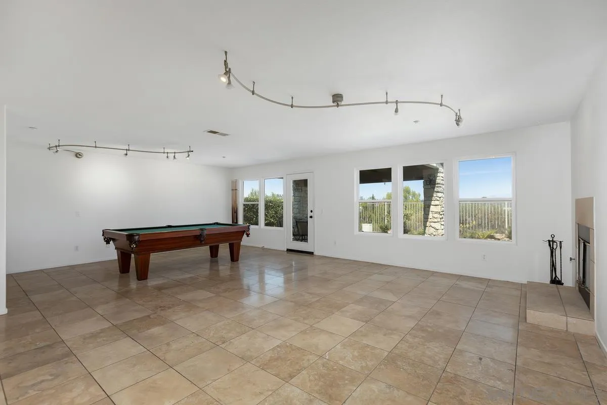 https://cdn.realtyfeed.com/cdn/127/250036777/5b37f9806ad7d8632a6d855db258ac96.webp