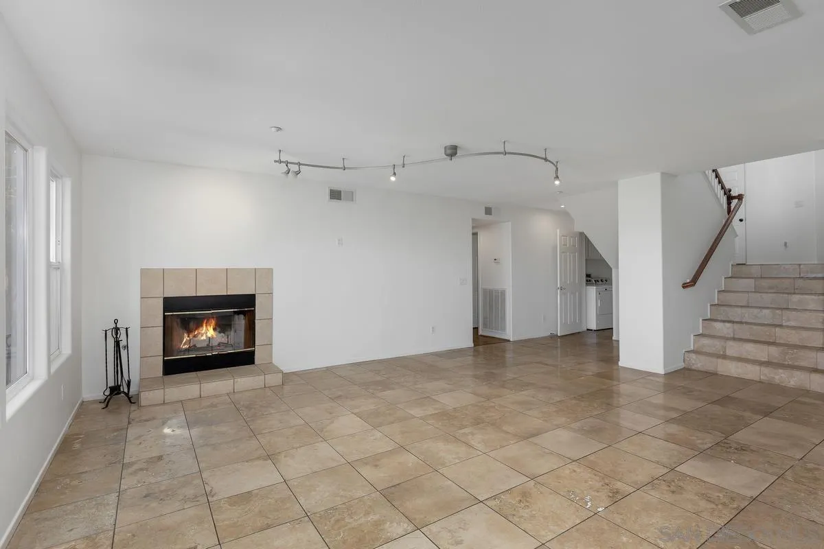 https://cdn.realtyfeed.com/cdn/127/250036777/8d76488bd0b3e7d9aa377e4e8bad1979.webp