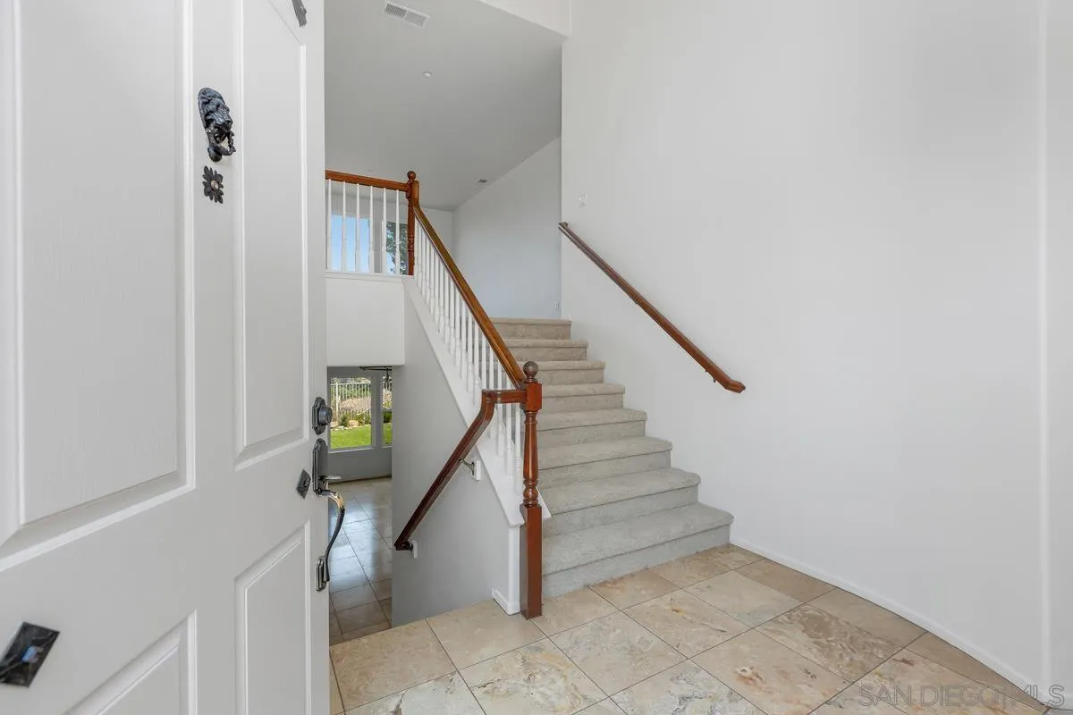 https://cdn.realtyfeed.com/cdn/127/250036777/c6c472b09e2373b5afda1d5244208b42.webp