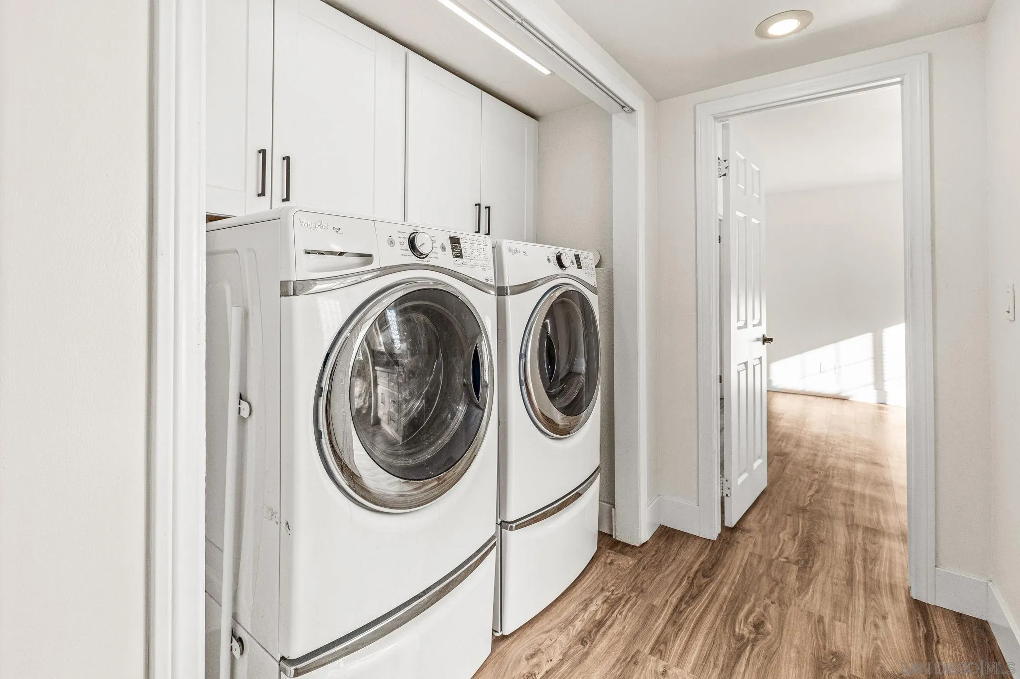 https://cdn.realtyfeed.com/cdn/127/250036779/1f3eeeb8d4a1569873476b921d36ffba.webp