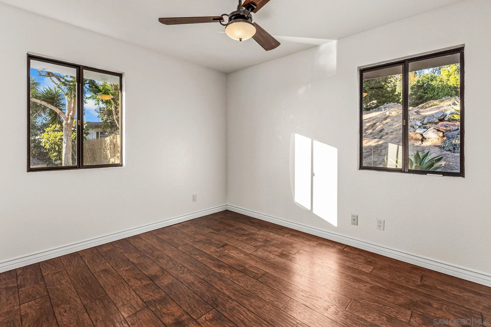 https://cdn.realtyfeed.com/cdn/127/250036779/29a01a4dbb05080425a1c9ba9222a738.webp