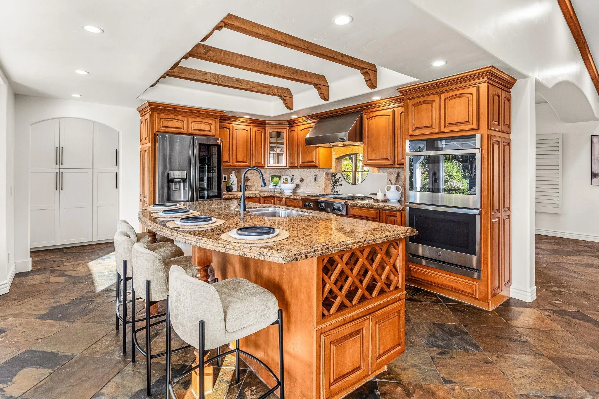 https://cdn.realtyfeed.com/cdn/127/250036779/4e1e9c2bf48a08451e730d44cd5a86b5.webp