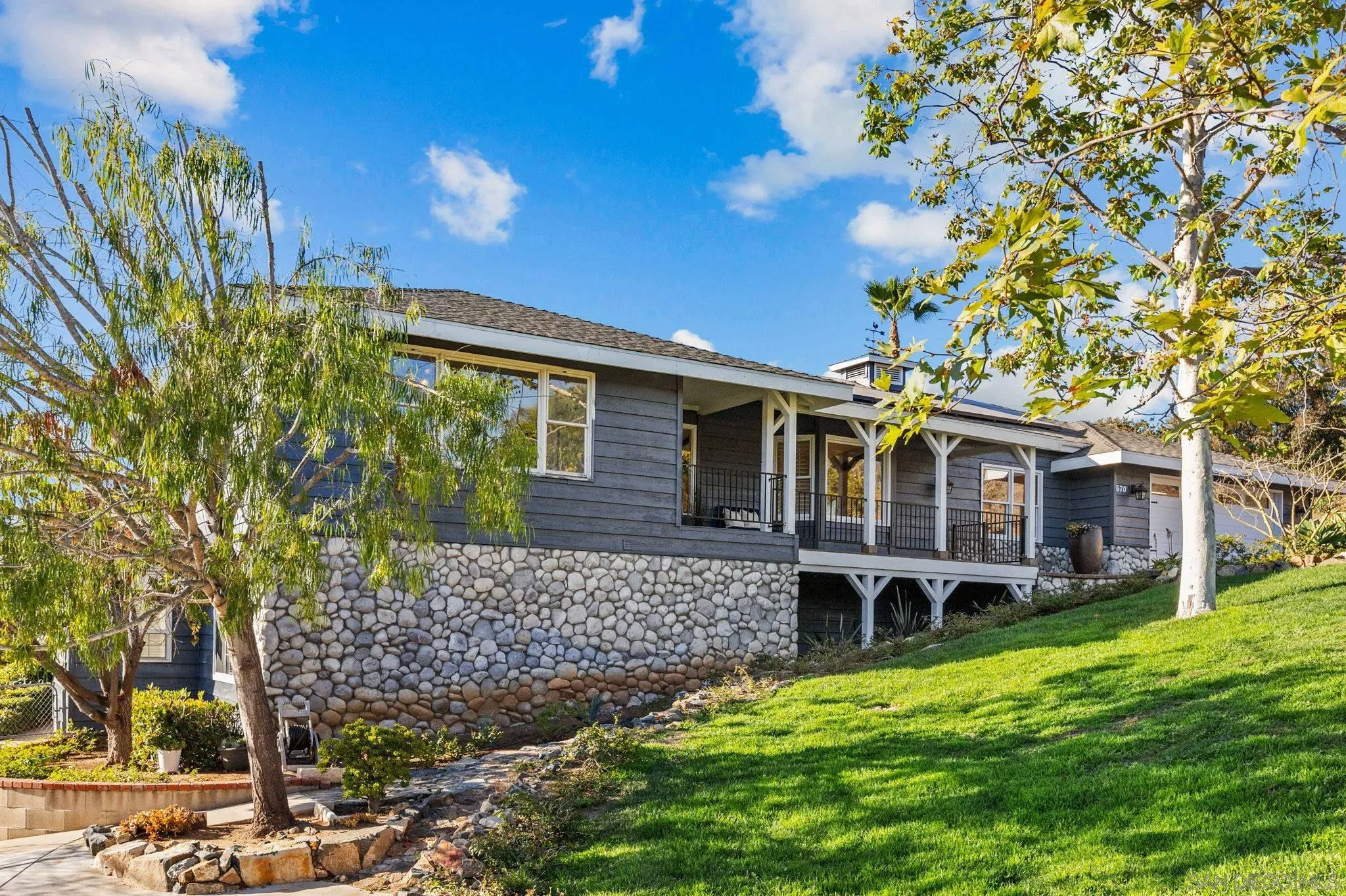 https://cdn.realtyfeed.com/cdn/127/250036779/ee477aa31f51725fa044b67a0b7426a1.webp