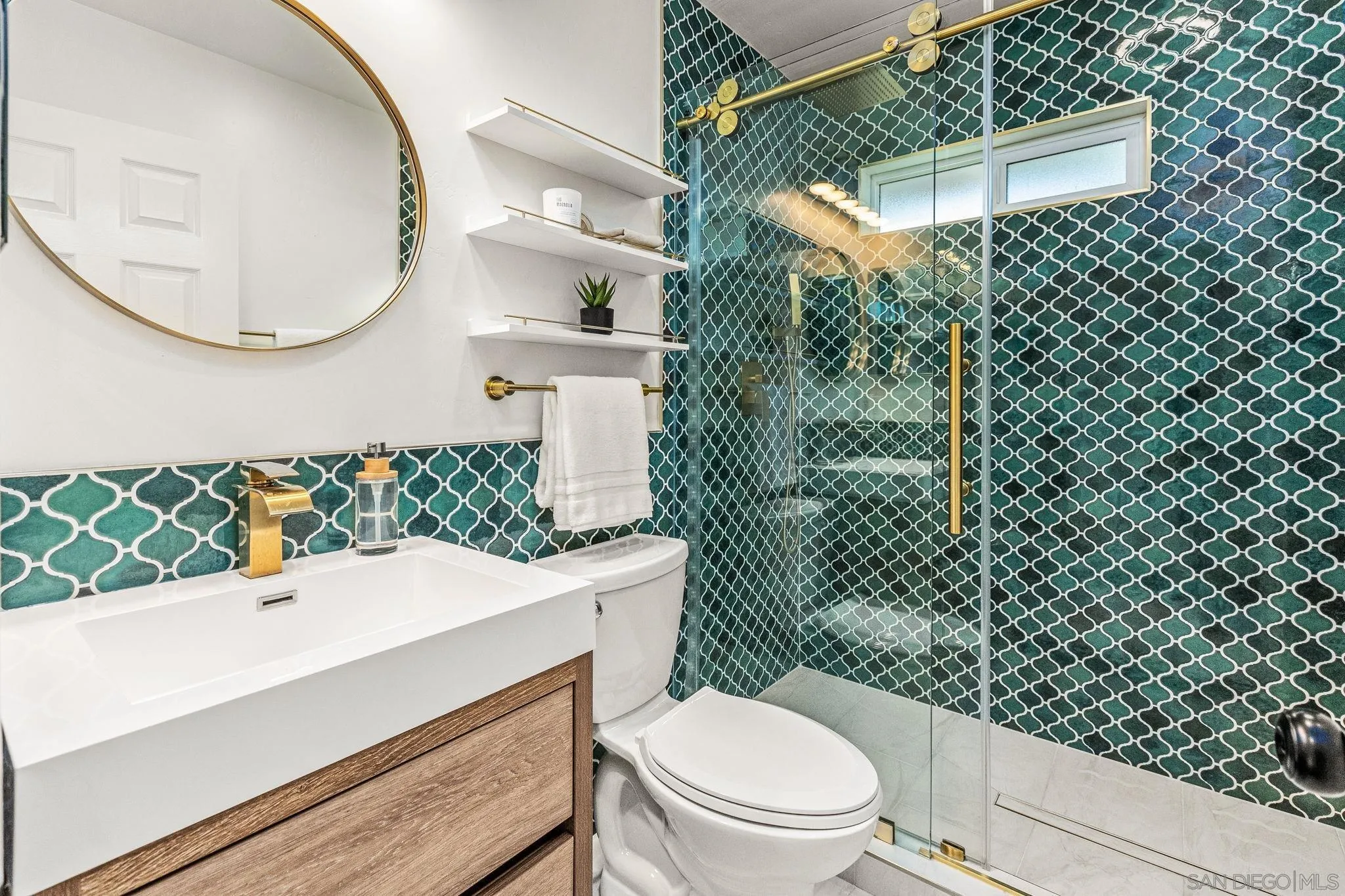 https://cdn.realtyfeed.com/cdn/127/250036779/fcad93272665902f8d39ddadae2ca96a.webp