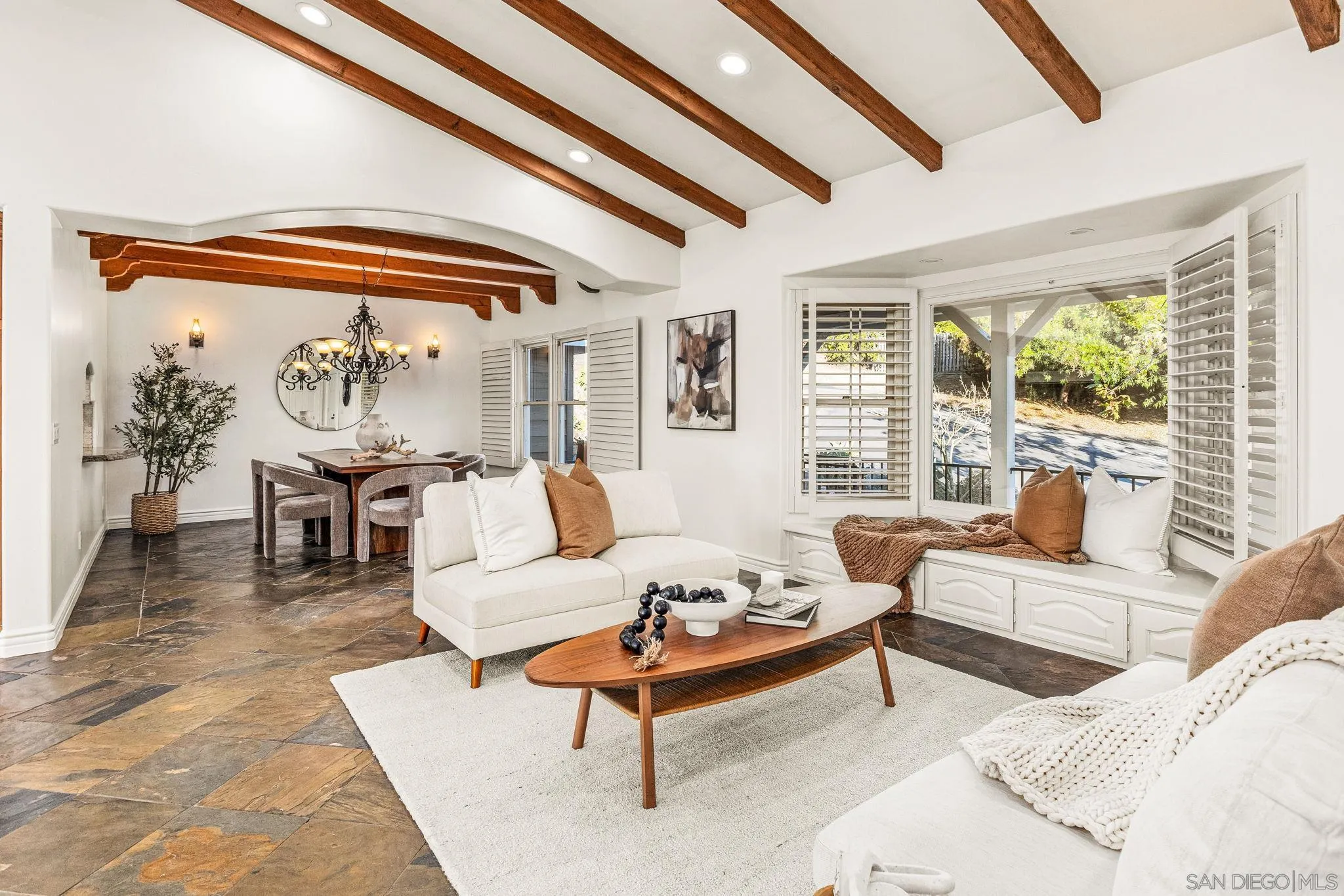 https://cdn.realtyfeed.com/cdn/127/250036779/fdc395c58e1a1297341f12c1d193b363.webp