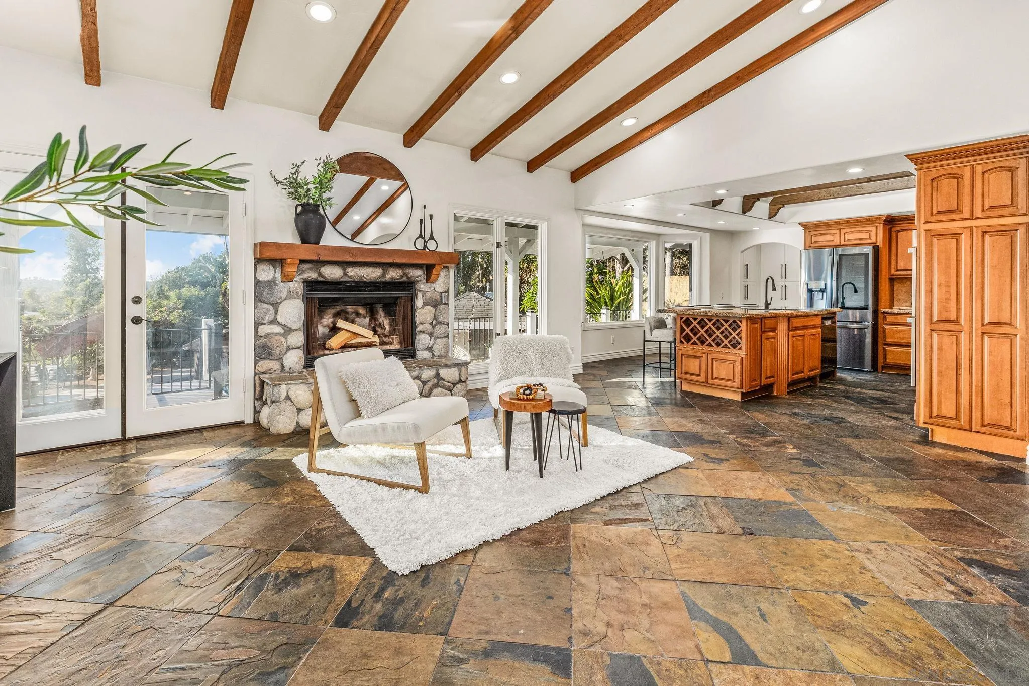 https://cdn.realtyfeed.com/cdn/127/250036779/ff3fb62919bbbc61f229c3ef1a1f5982.webp